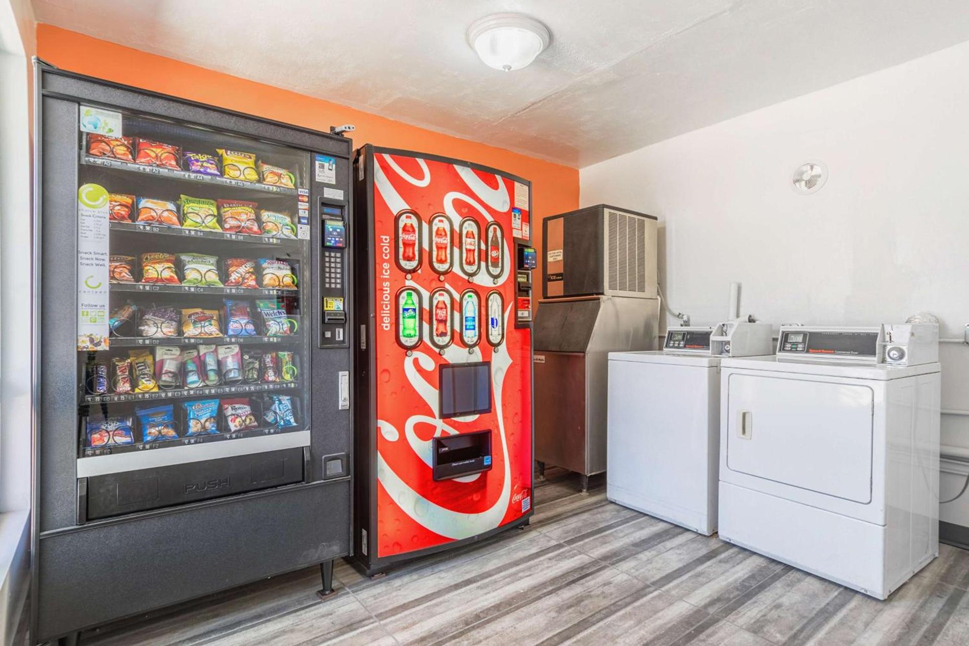Motel 6-Barstow, CA - Route 66 photo 29