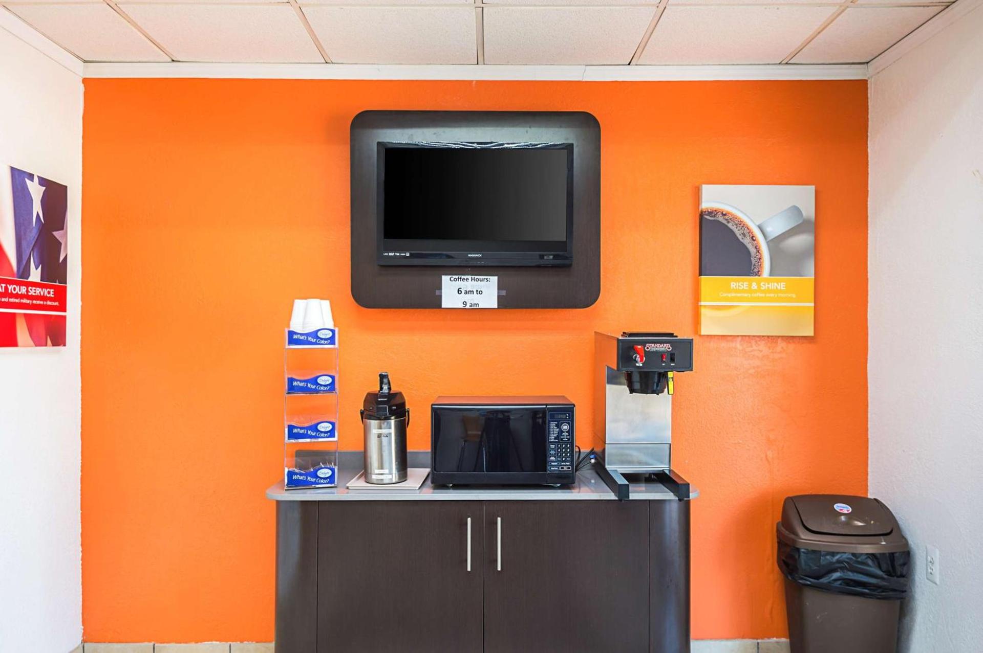 Motel 6-Blue Springs, MO photo 25