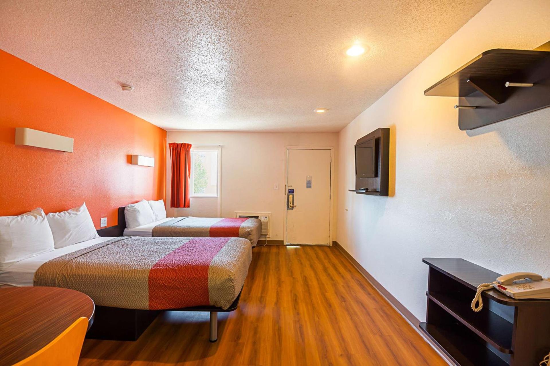 Motel 6-Blue Springs, MO photo 19