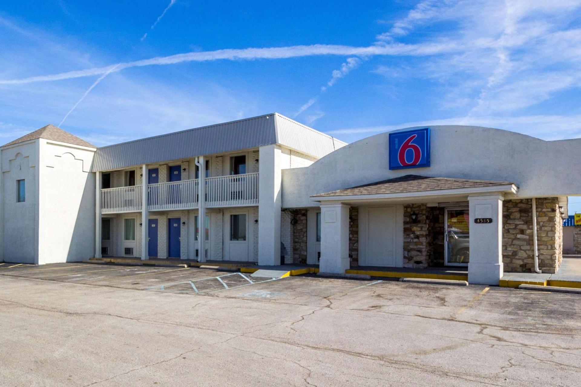 Hotel 465 By Regency photo 1