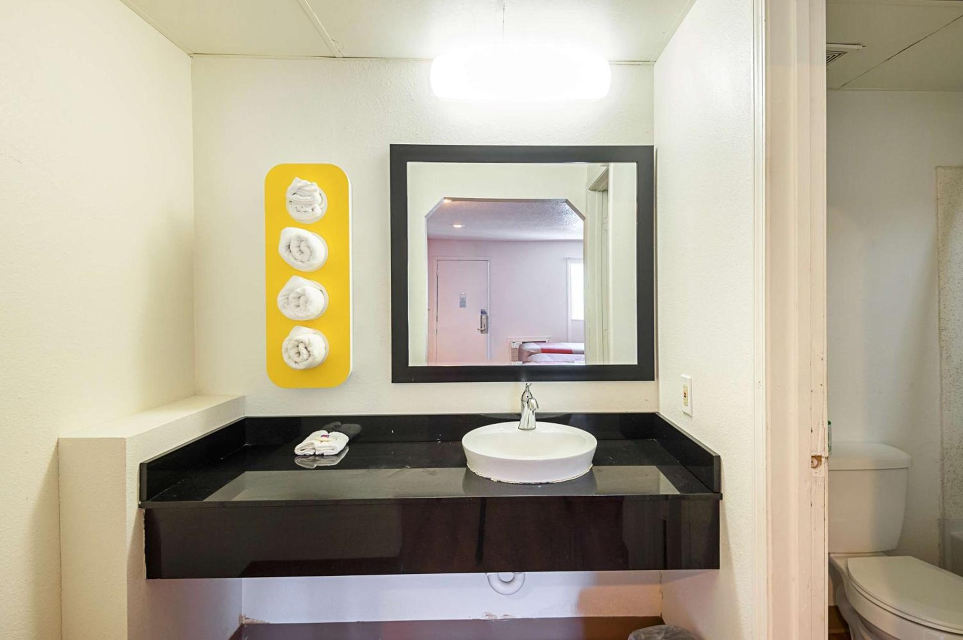 Motel 6-Blue Springs, MO photo 22