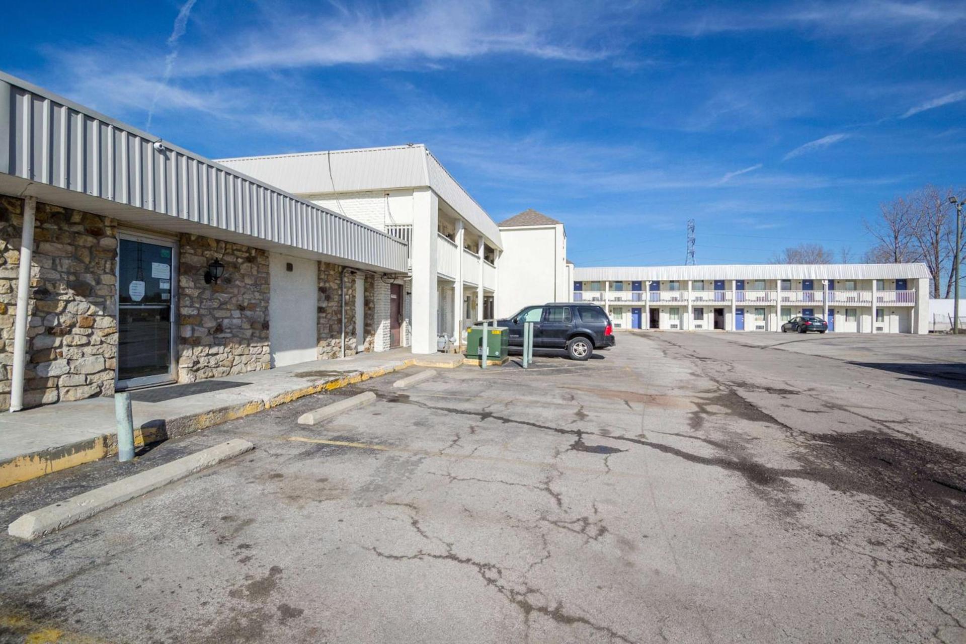 Hotel 465 By Regency photo 19
