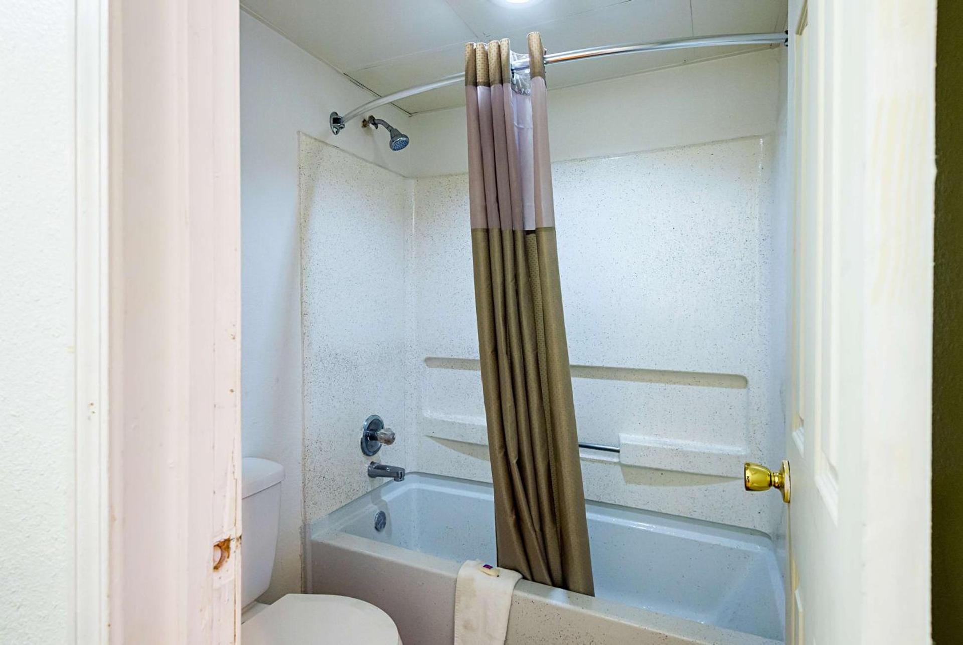 Motel 6-Blue Springs, MO photo 23