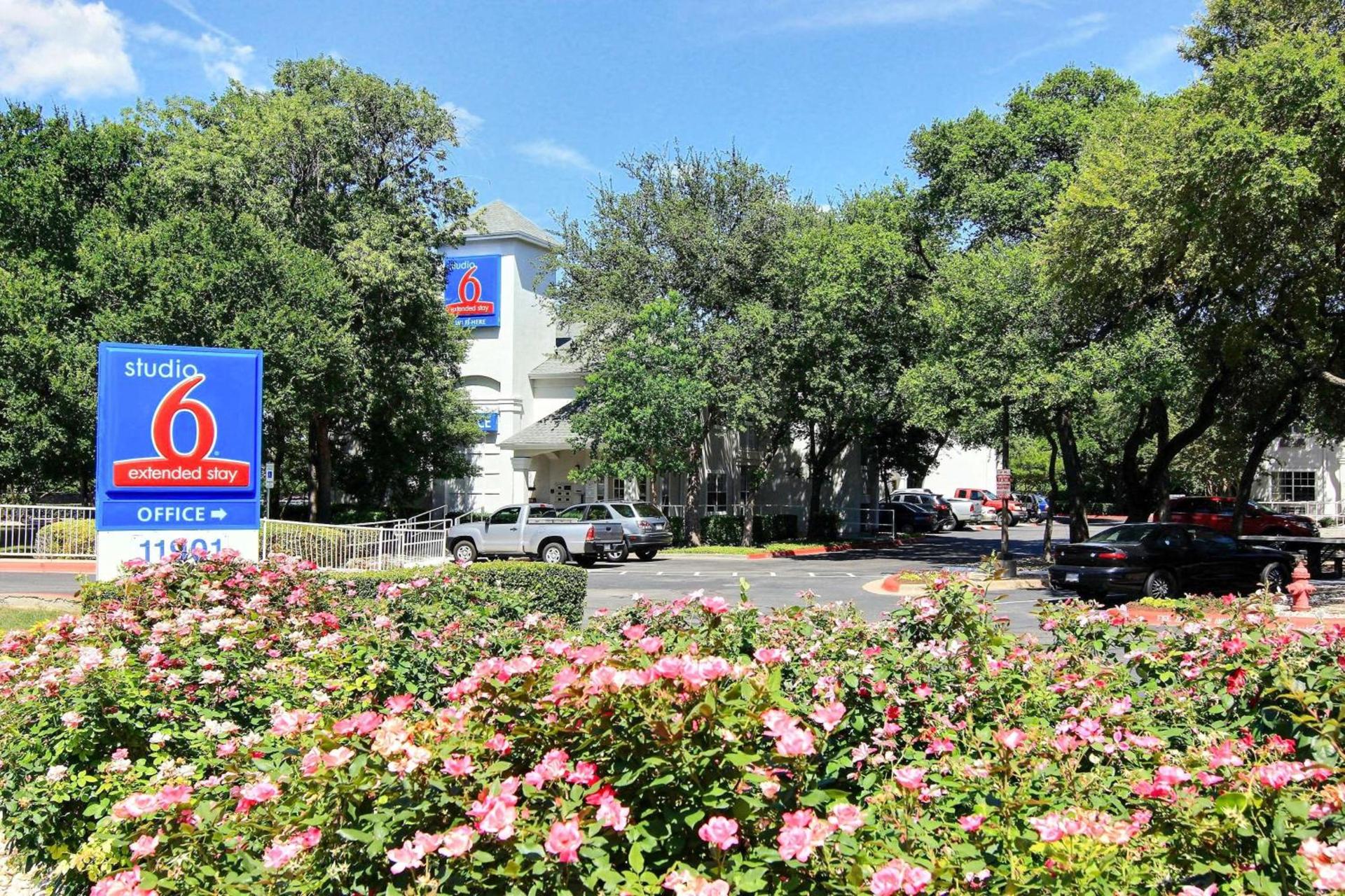 Studio 6 Extended Stay - Austin, TX - Northwest photo 2