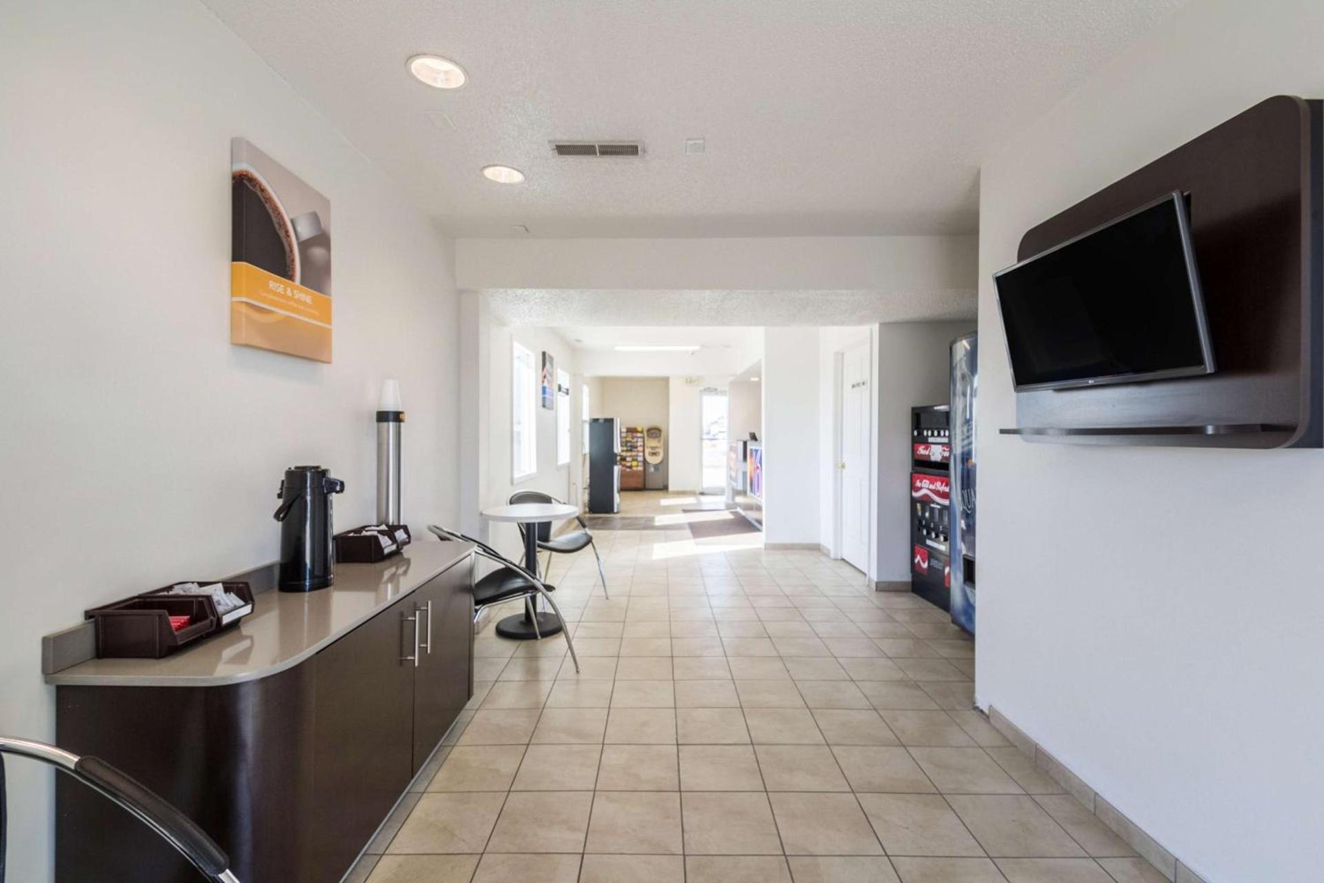Hotel 465 By Regency photo 23