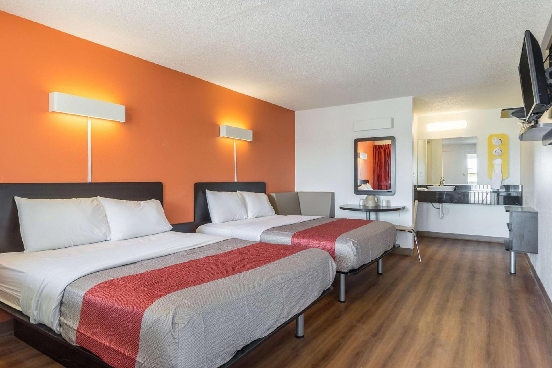 Hotel 465 By Regency photo 17
