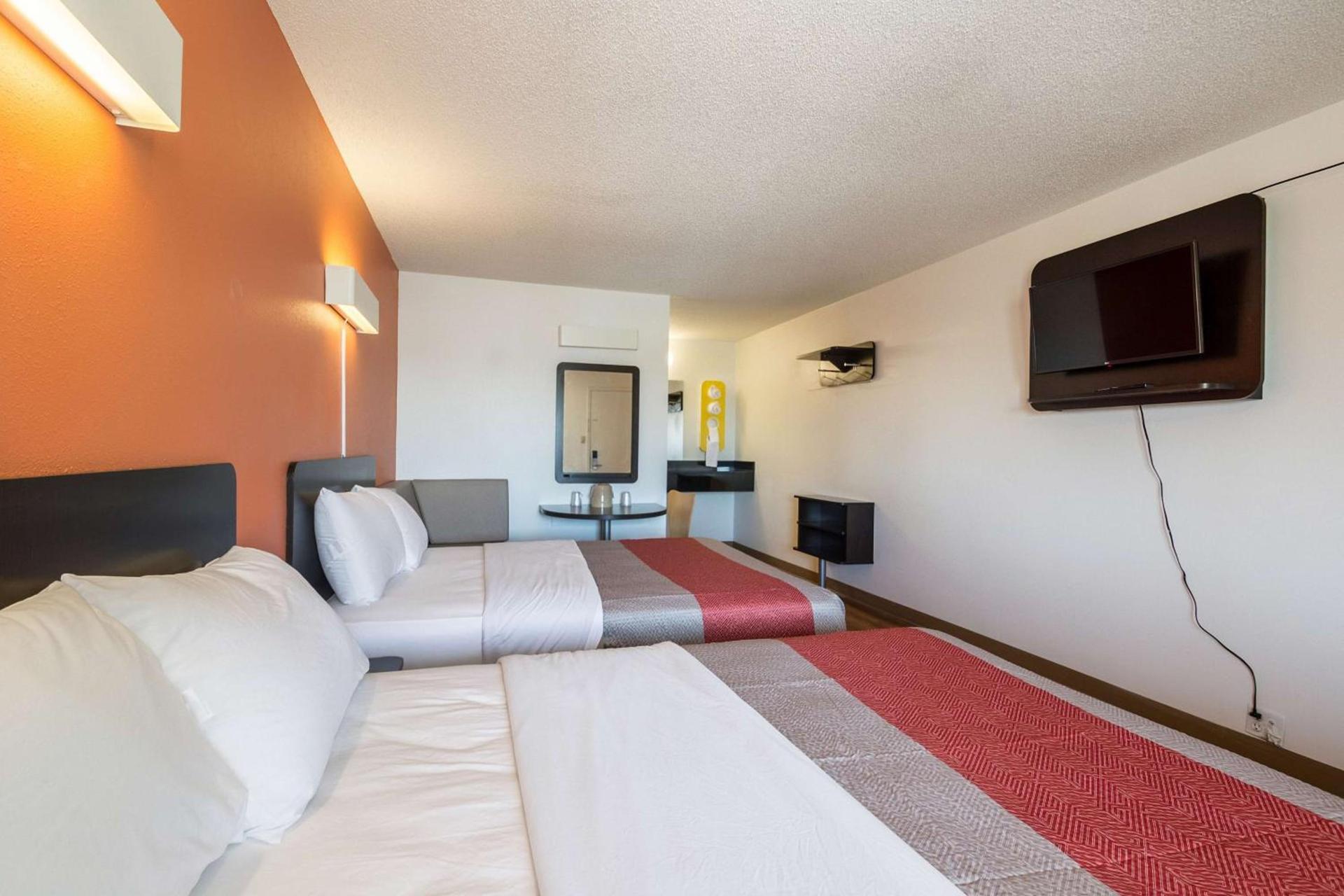 Hotel 465 By Regency photo 16