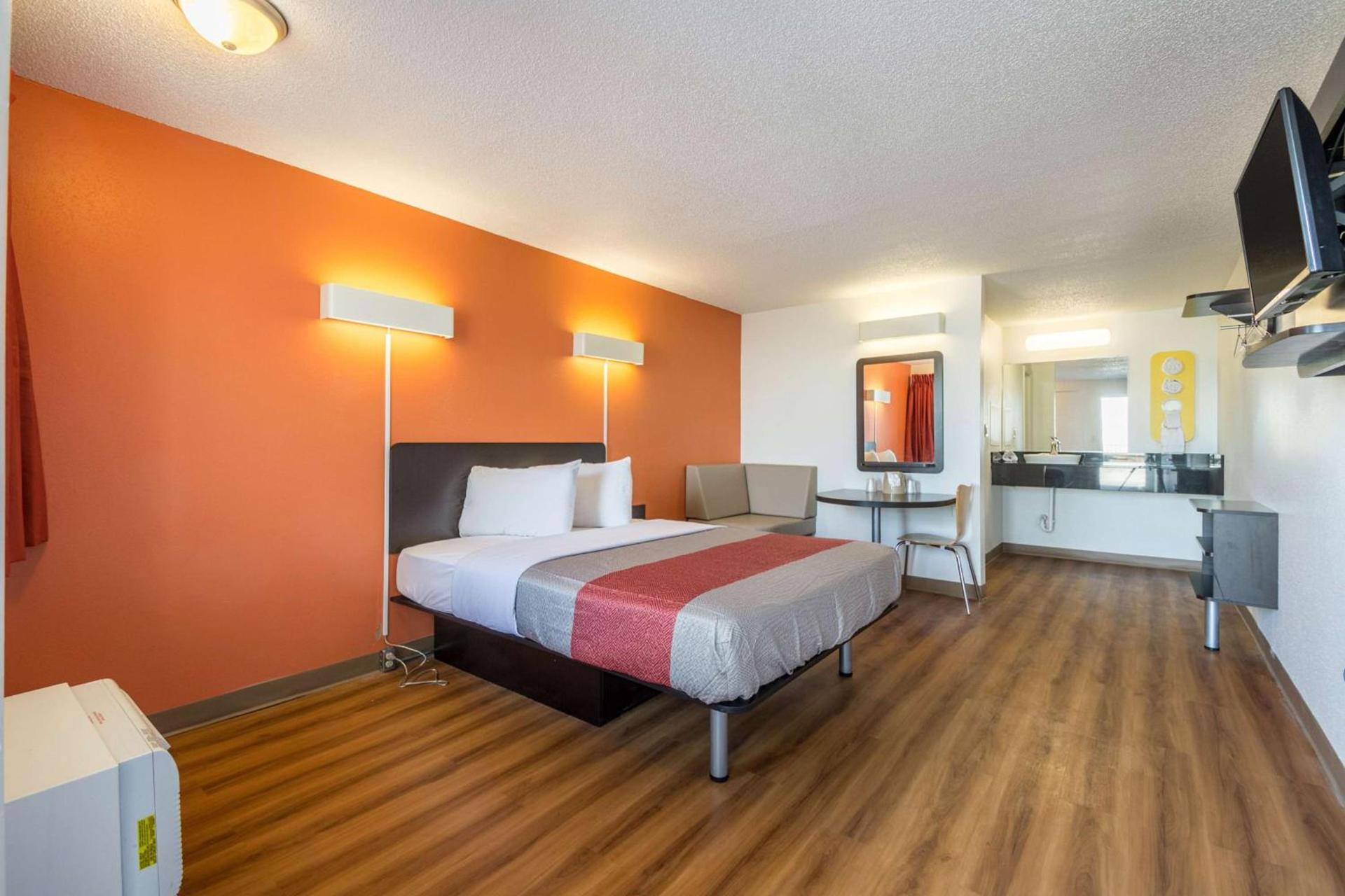Hotel 465 By Regency photo 15