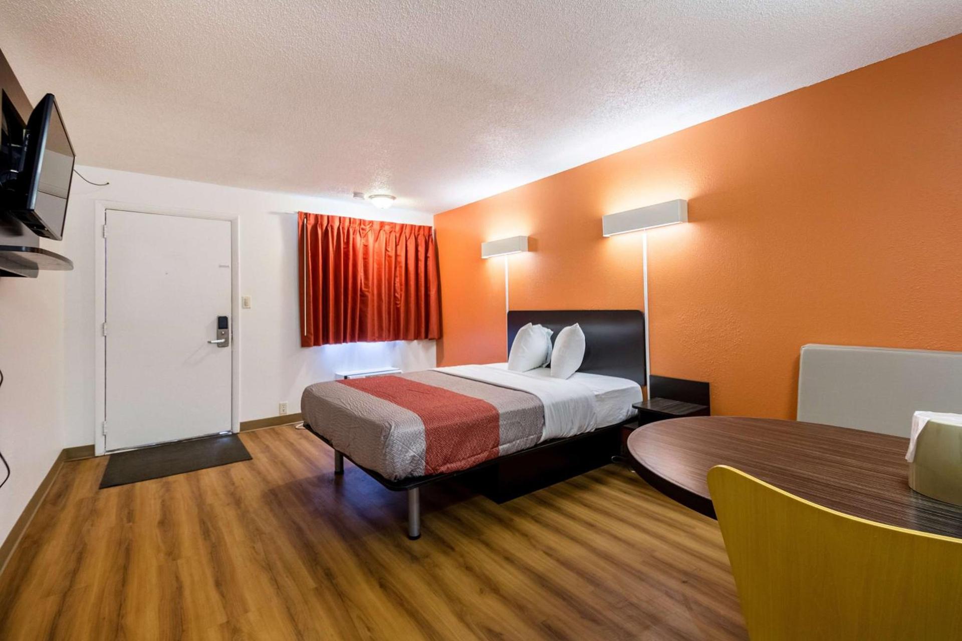 Hotel 465 By Regency photo 12