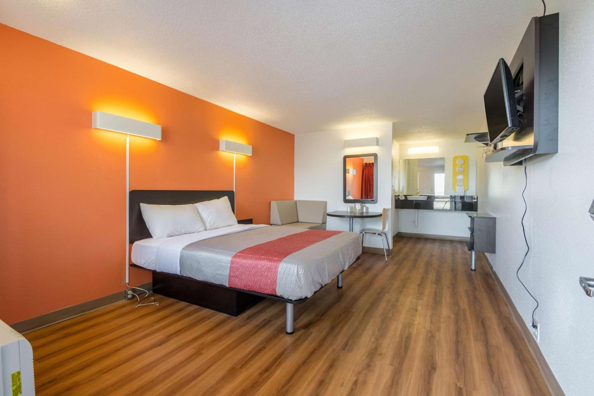 Hotel 465 By Regency photo 11