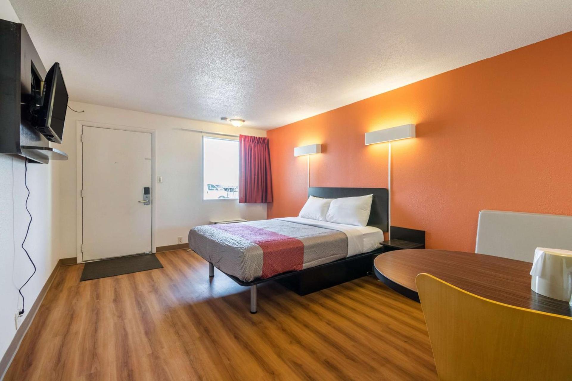 Hotel 465 By Regency photo 9