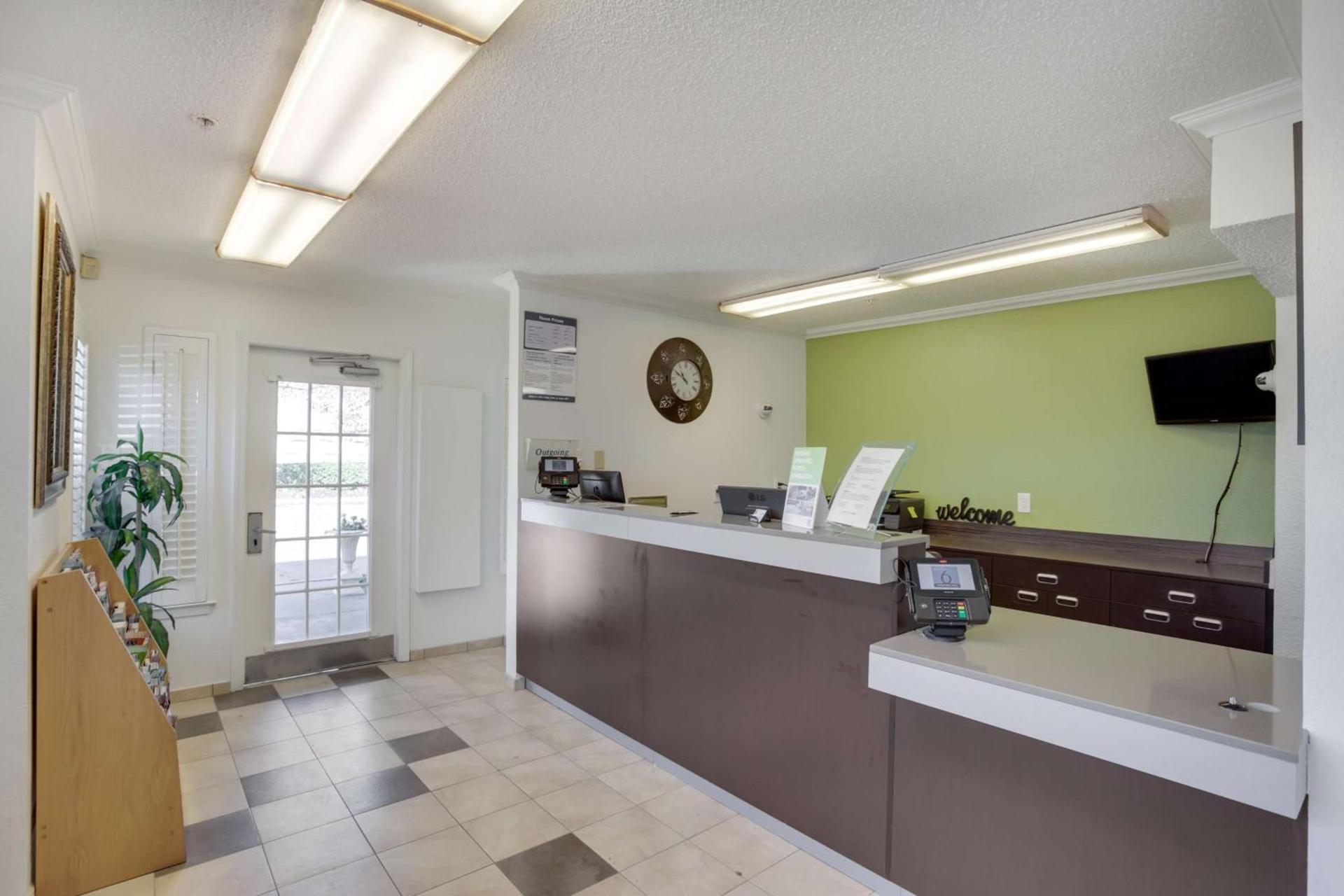 Studio 6-Stafford, TX - Houston - Sugarland photo 22