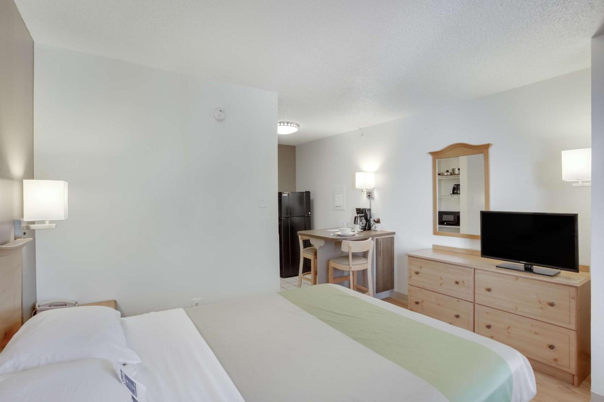 Studio 6-Stafford, TX - Houston - Sugarland photo 6