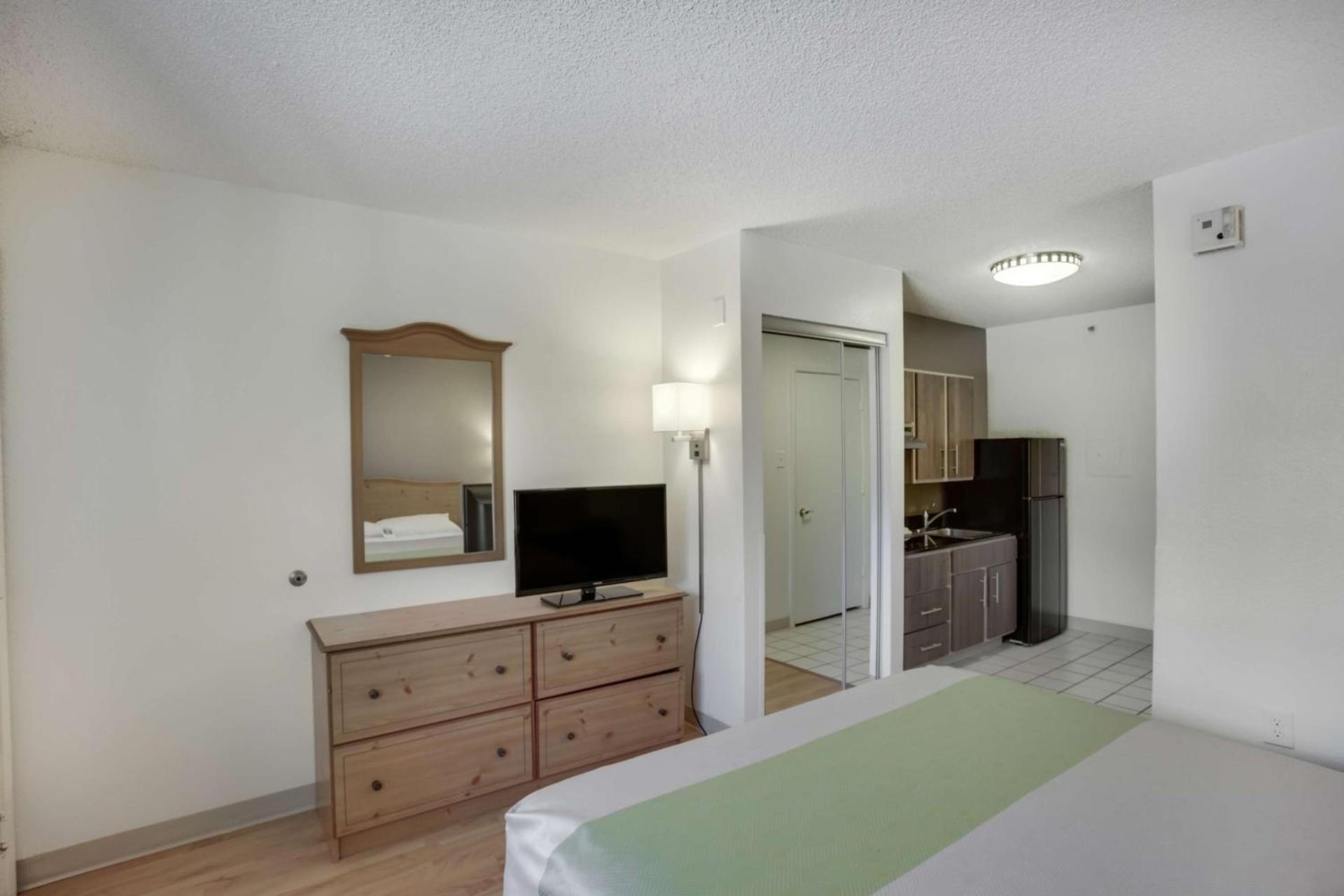 Studio 6-Stafford, TX - Houston - Sugarland photo 10