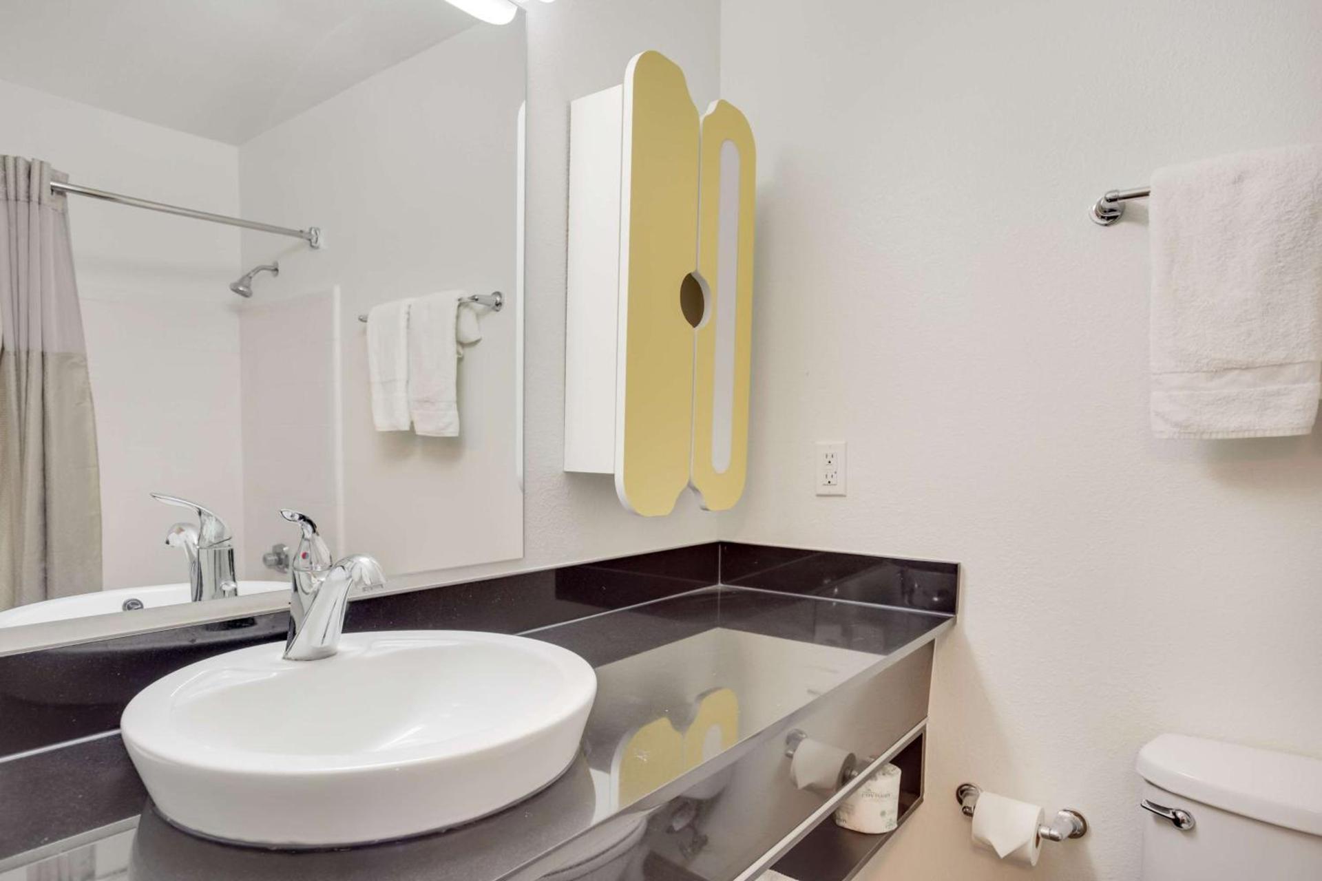 Studio 6-Stafford, TX - Houston - Sugarland photo 20