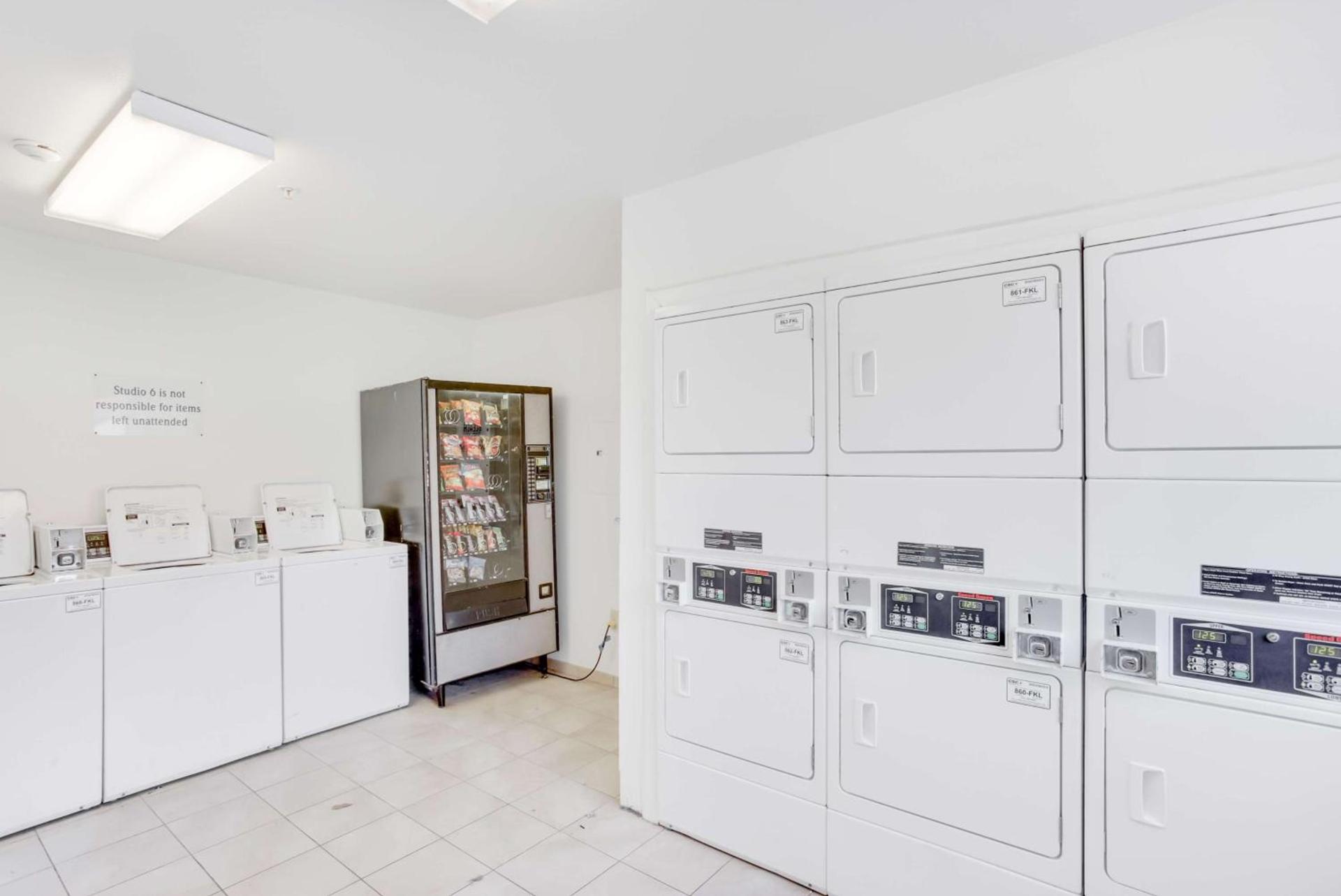 Studio 6-Stafford, TX - Houston - Sugarland photo 25