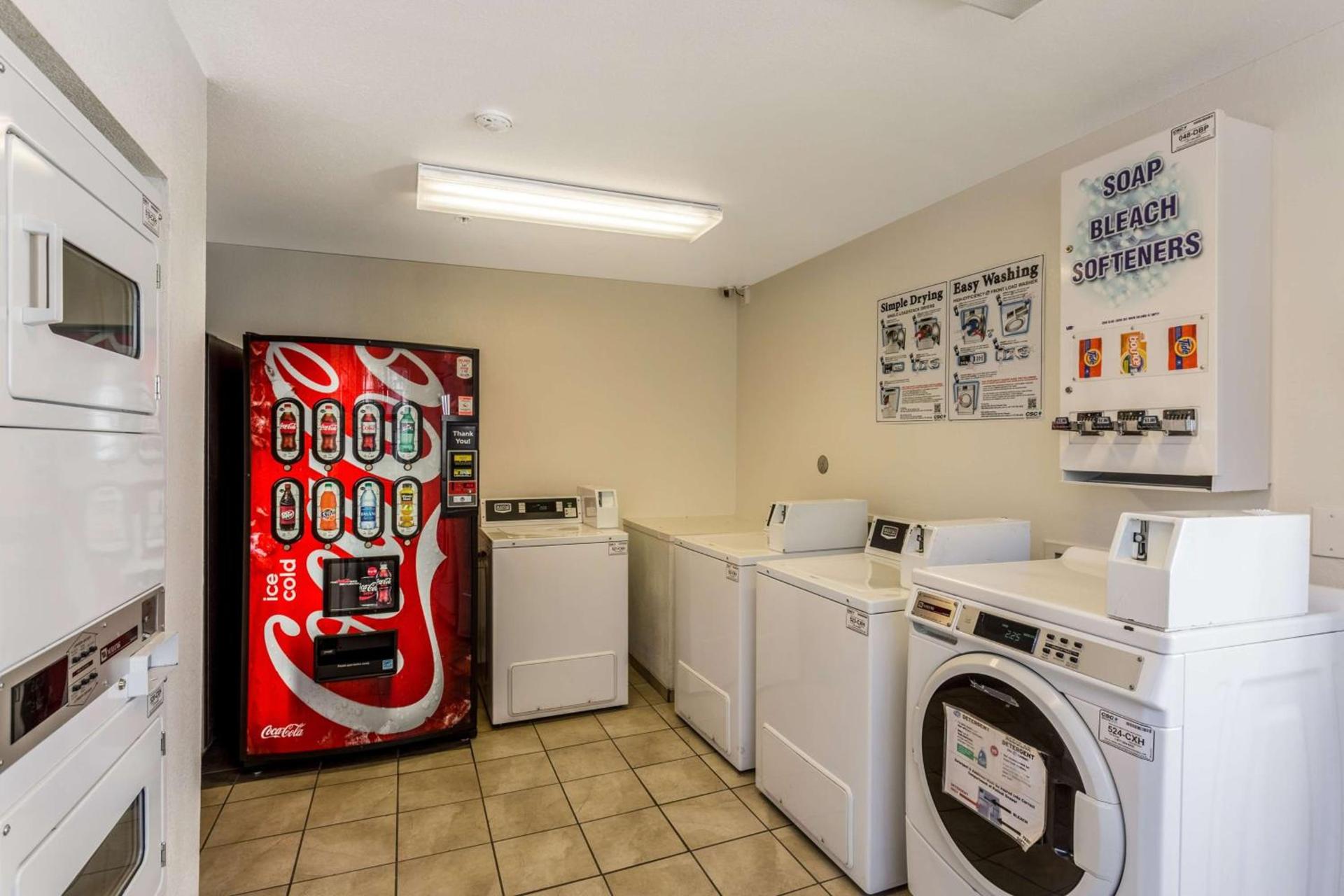 Studio 6-Albuquerque, NM - North photo 30
