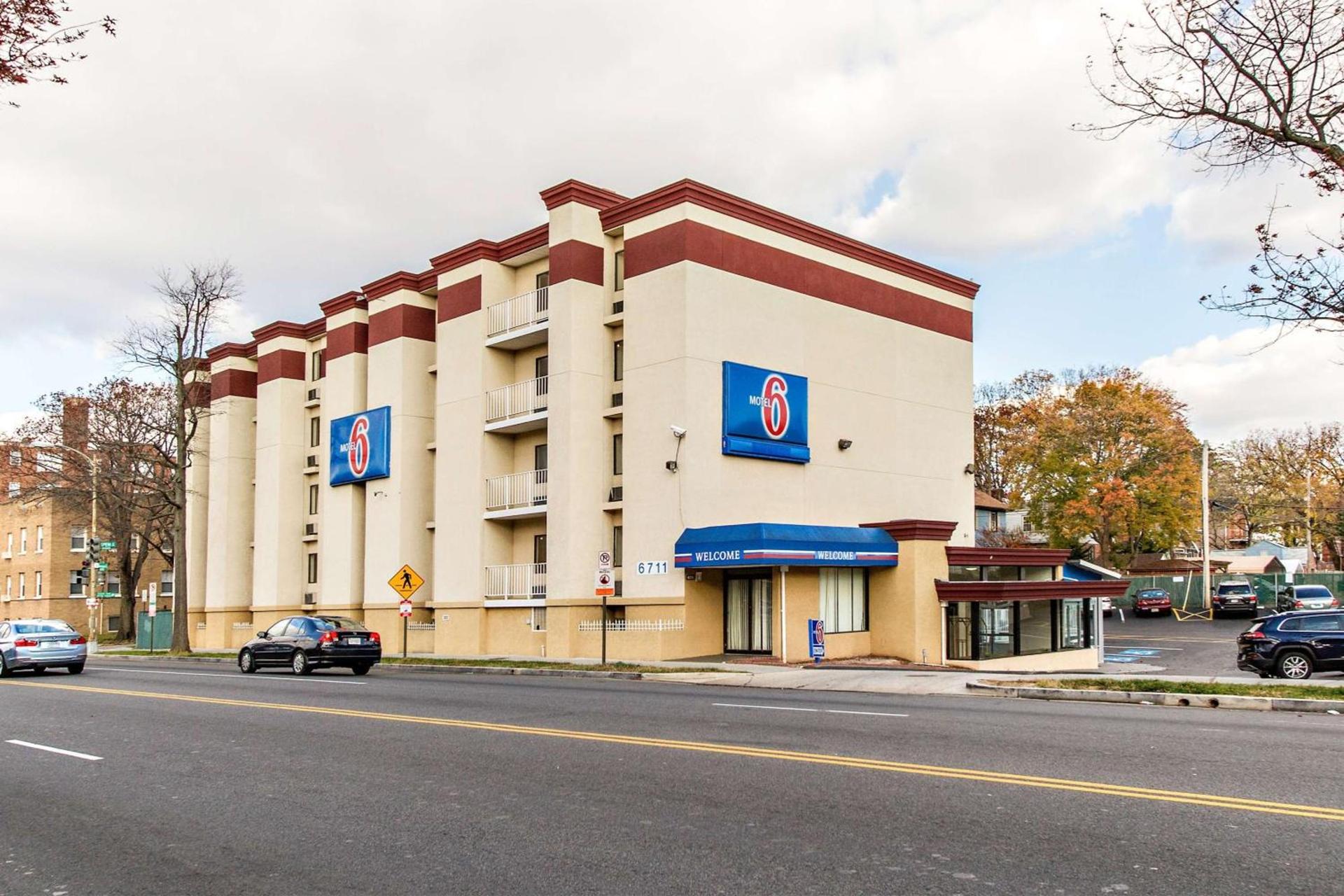 Motel 6-Washington, DC photo 2