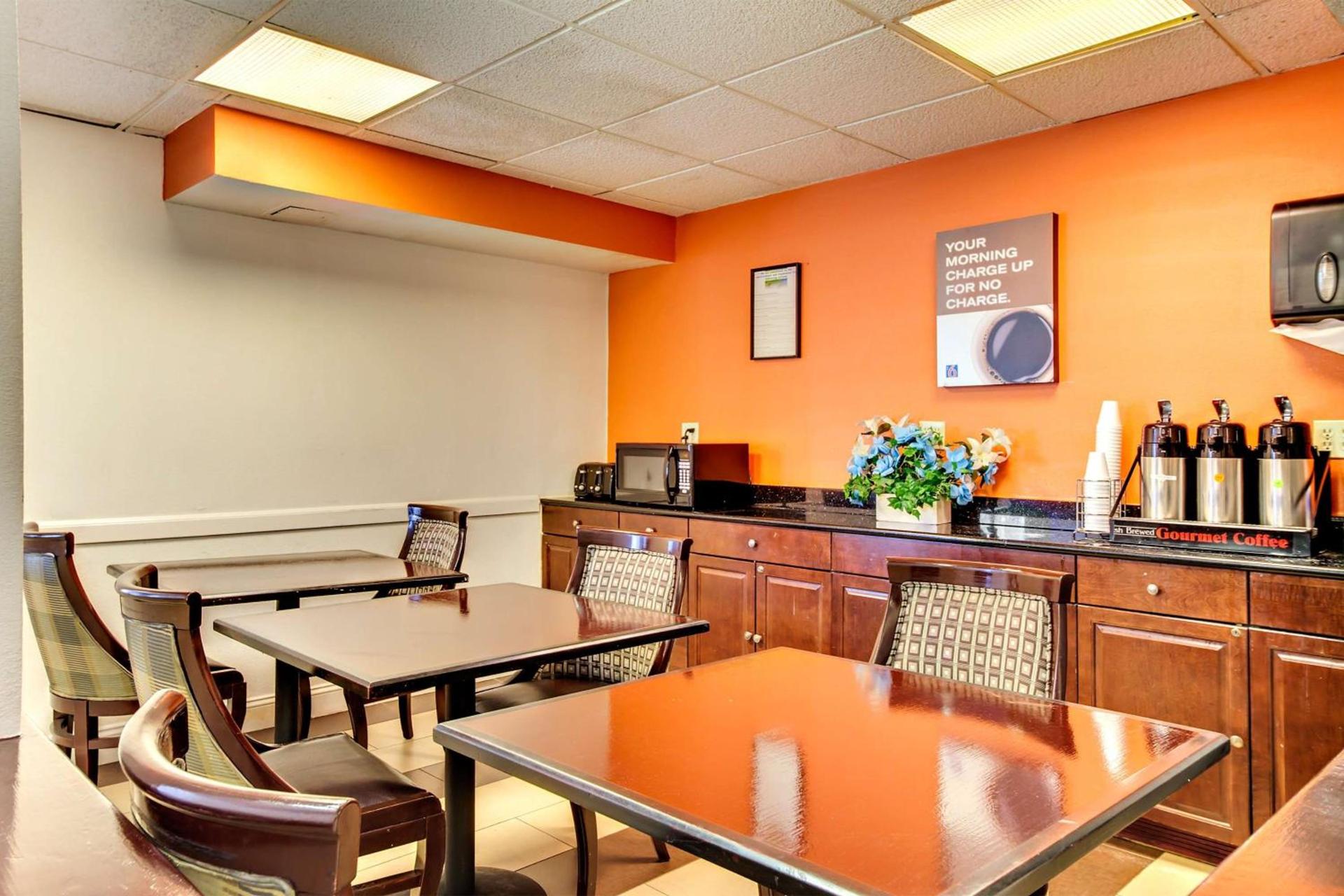 Motel 6-Washington, DC photo 5