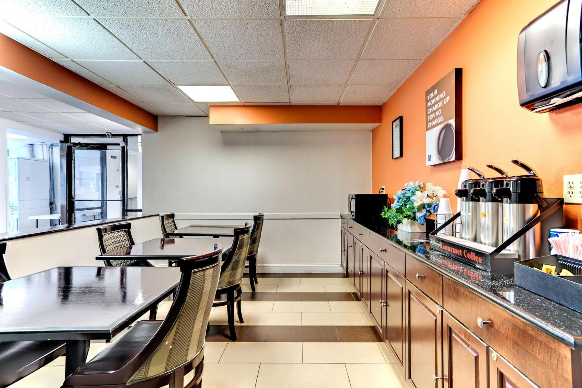Motel 6-Washington, DC photo 7