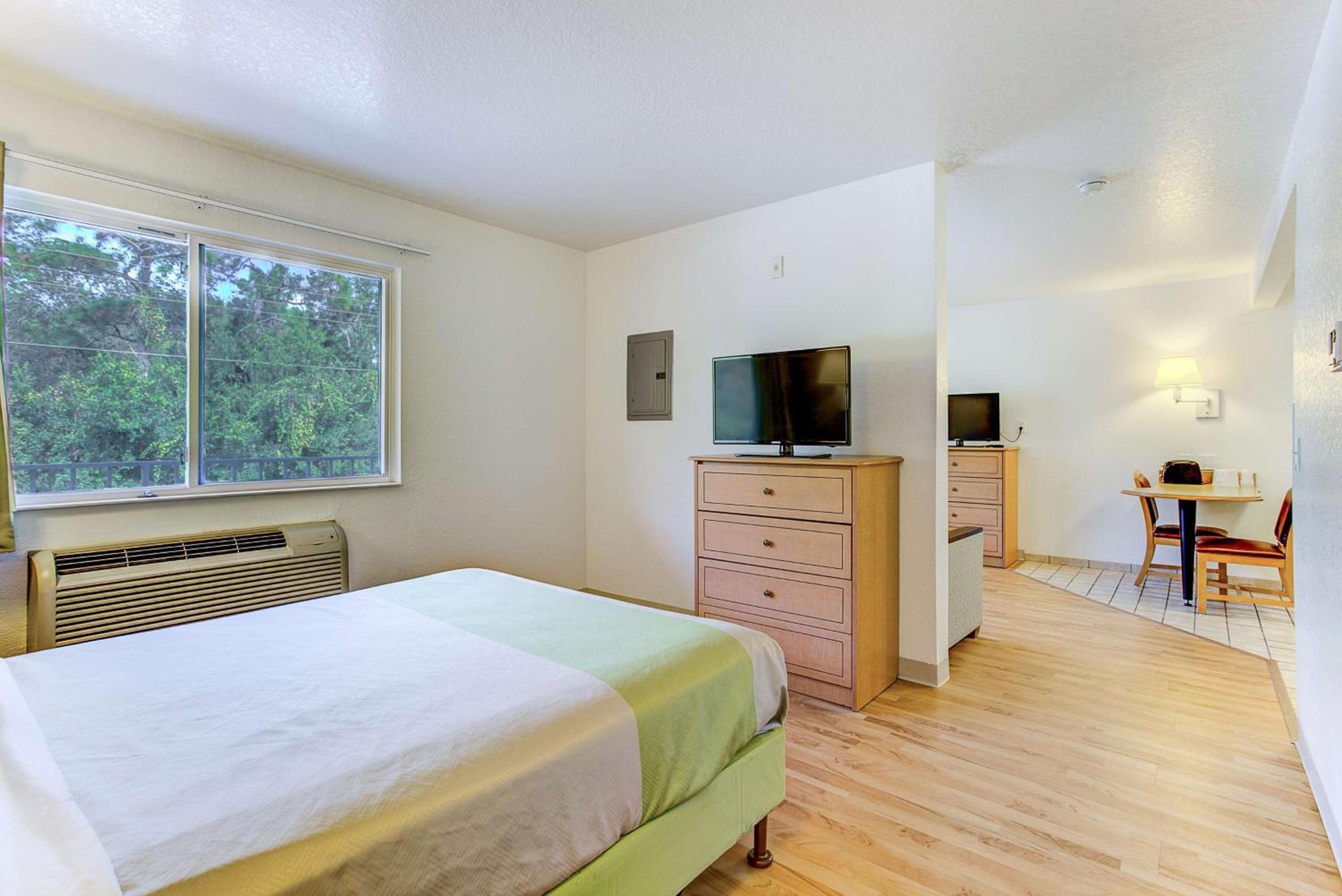 Studio 6 Extended Stay - Kissimmee, FL - Orlando photo 8