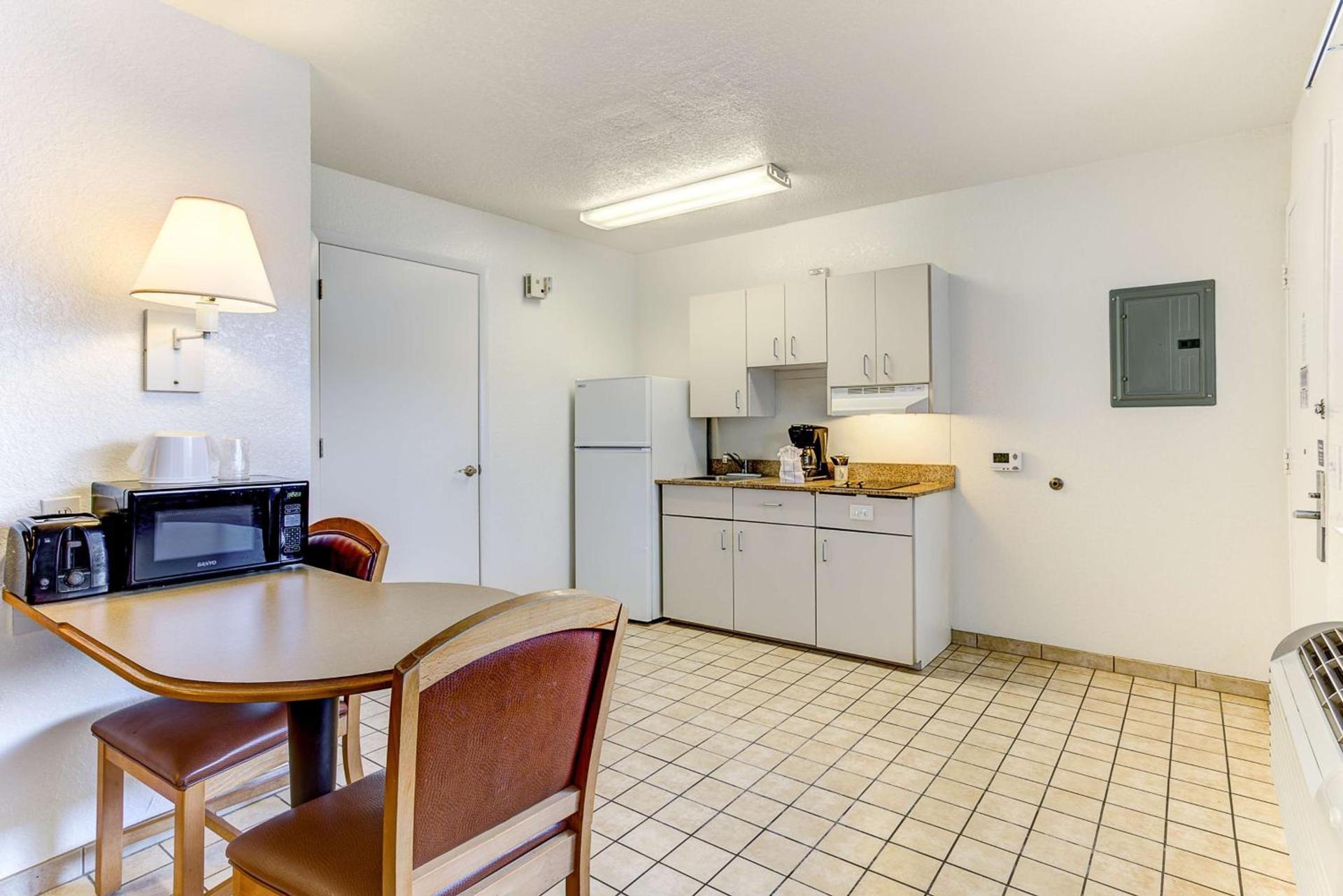 Studio 6 Extended Stay - Kissimmee, FL - Orlando photo 14