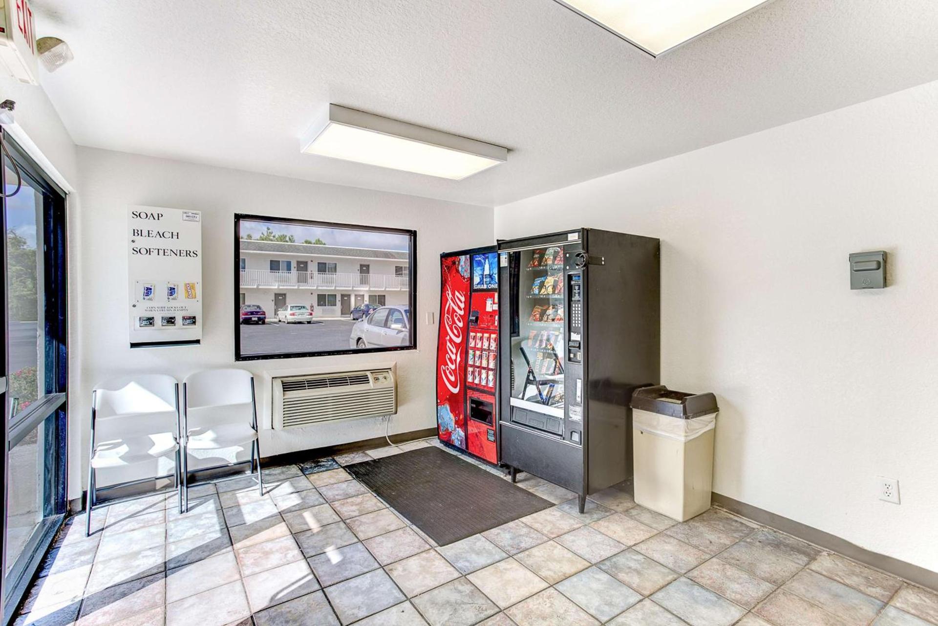 Studio 6 Extended Stay - Kissimmee, FL - Orlando photo 25