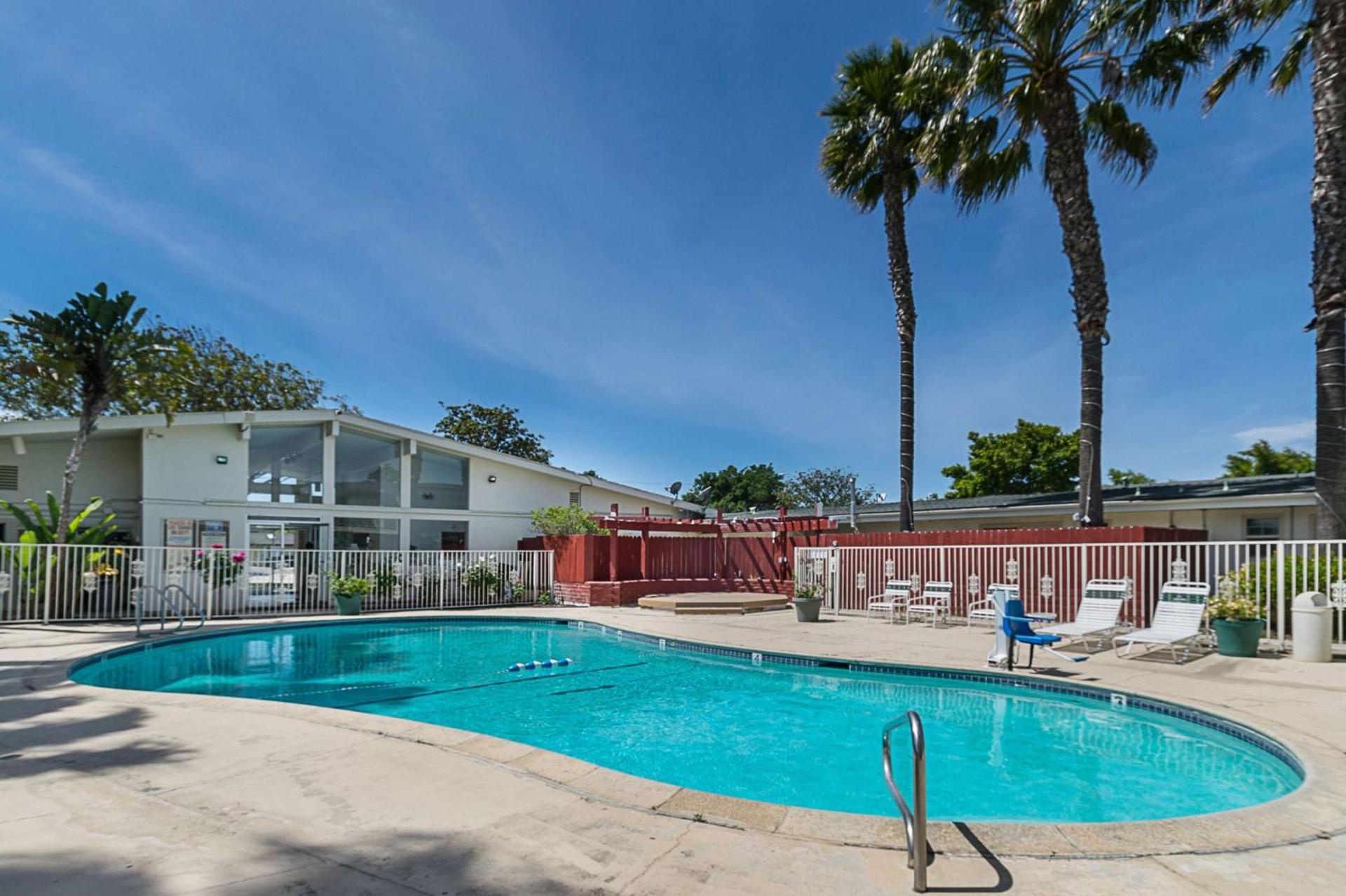 Motel 6-Santa Maria, CA - South photo 5