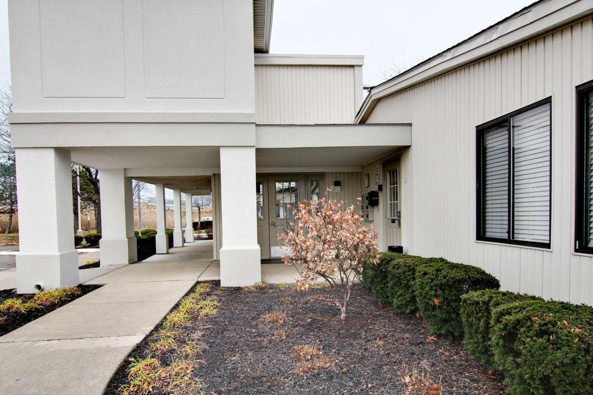 Suburban Studios Mentor - Cleveland Northeast photo 22