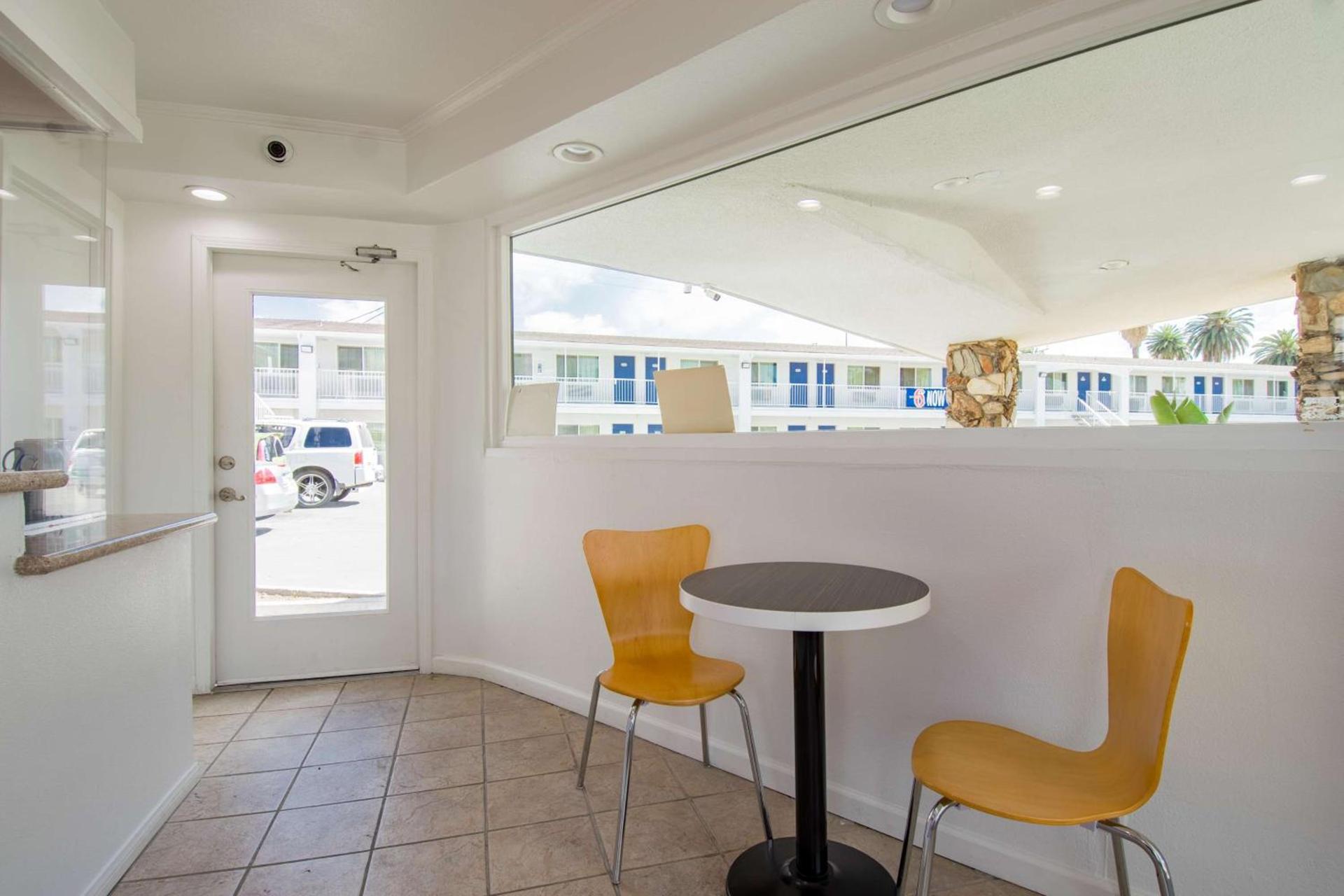 Motel 6-San Bernardino, CA - Downtown photo 11