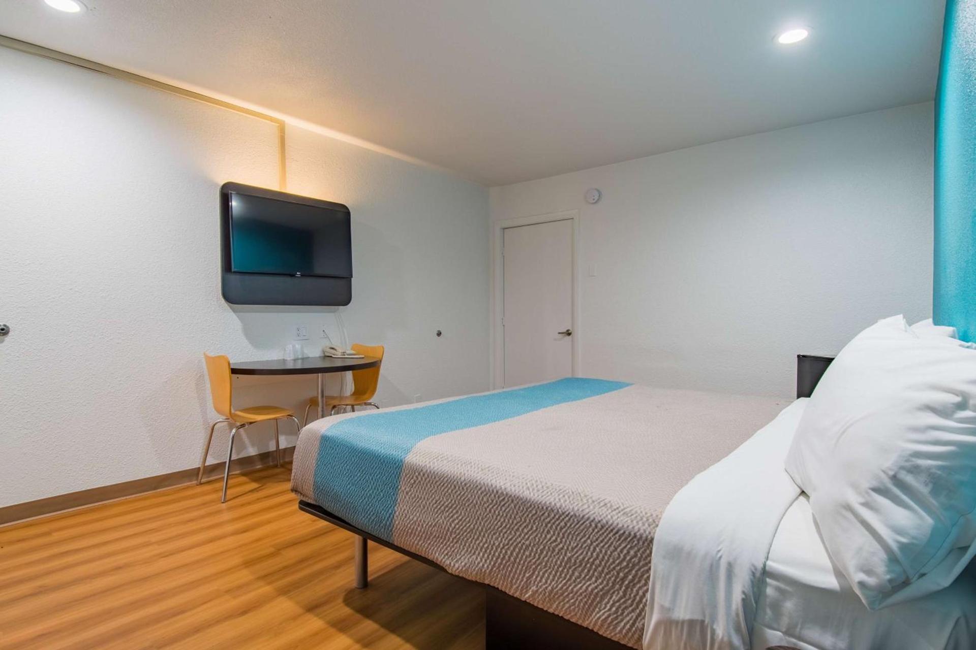 Motel 6-San Bernardino, CA - Downtown photo 24