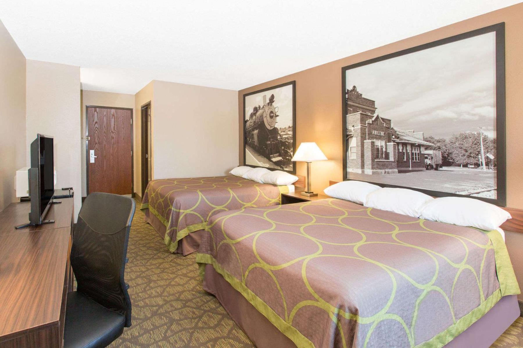 Super 8 by Wyndham Belleville photo 26