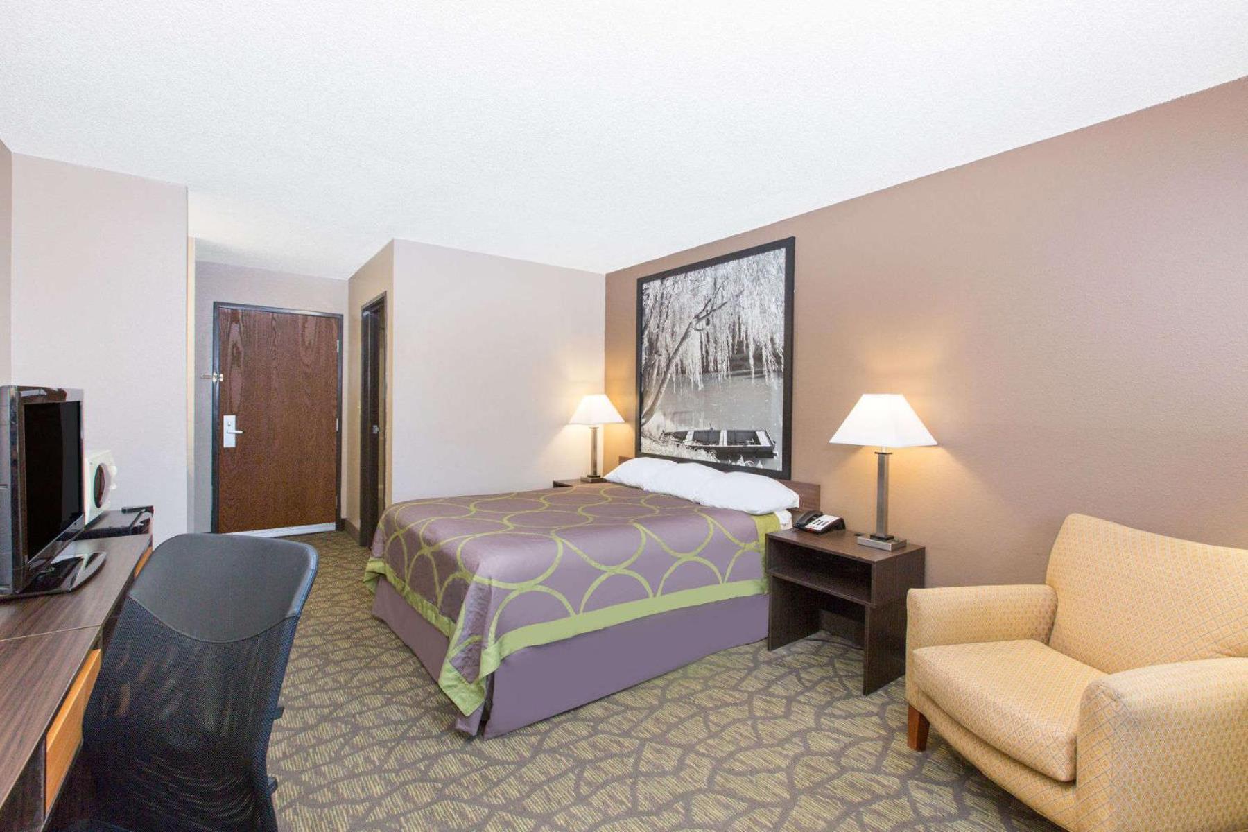 Super 8 by Wyndham Belleville photo 23