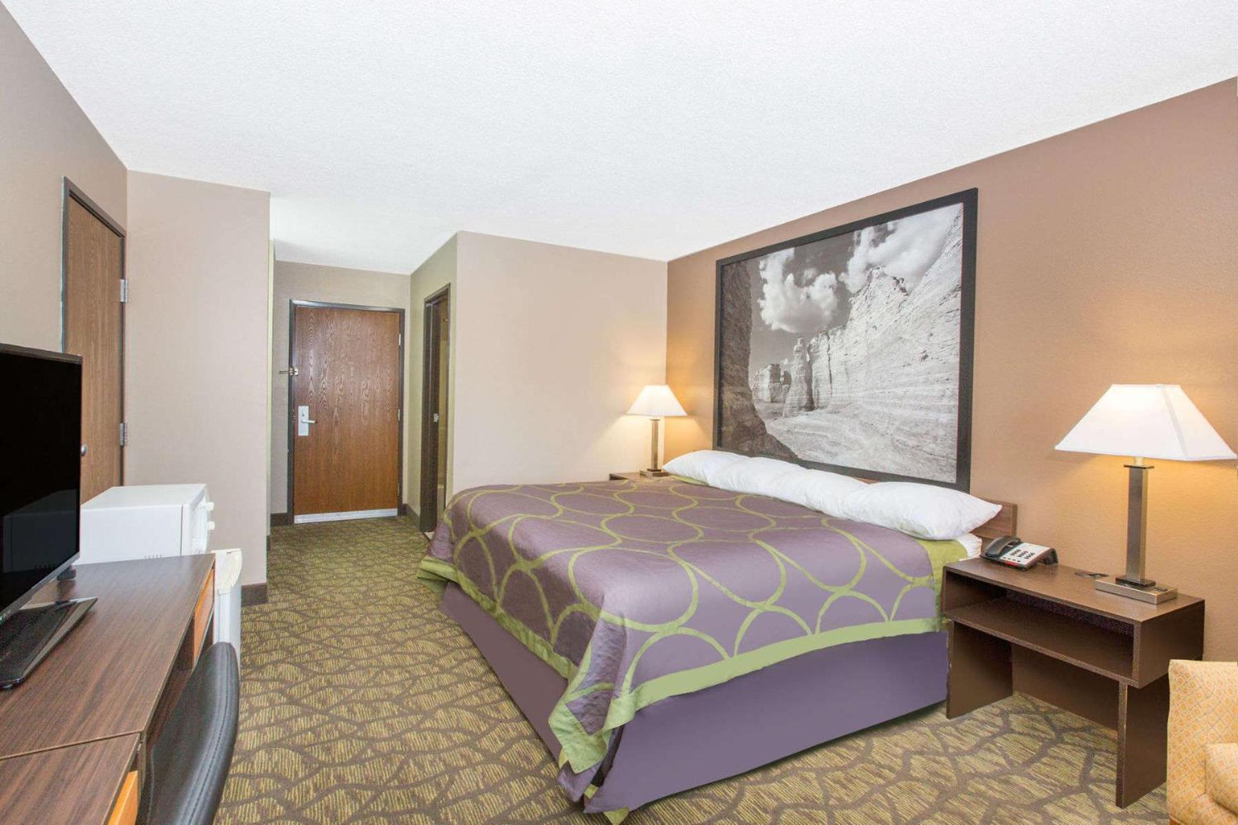 Super 8 by Wyndham Belleville photo 22