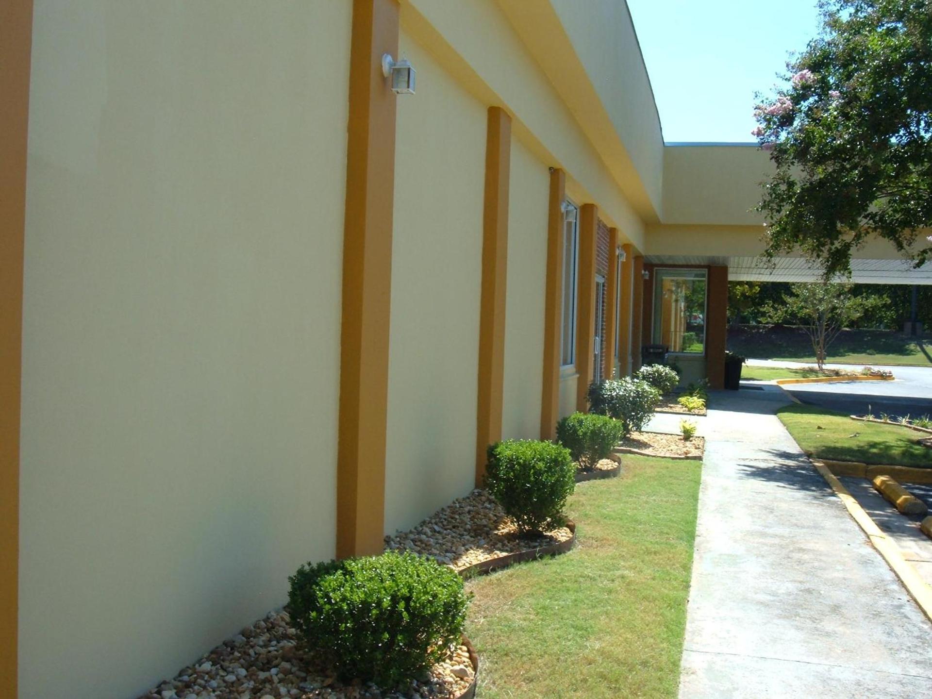 Days Inn by Wyndham Madison photo 25