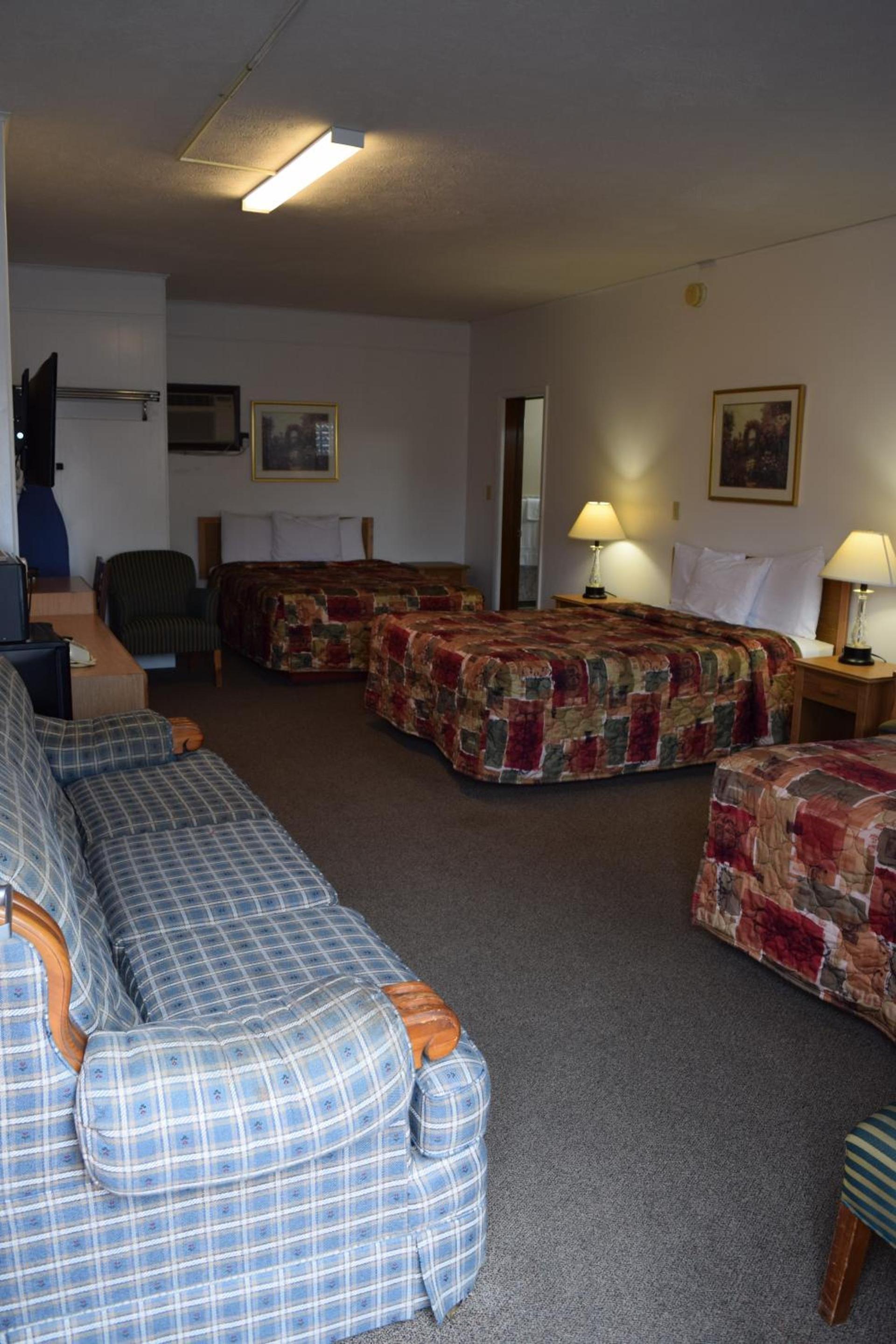 Economy Inn photo 8