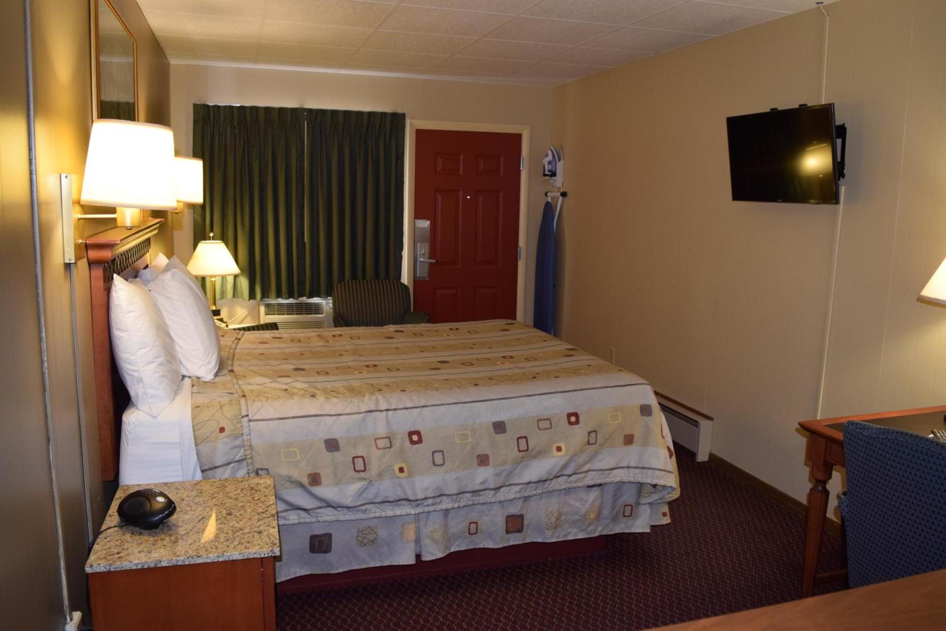 Economy Inn photo 10