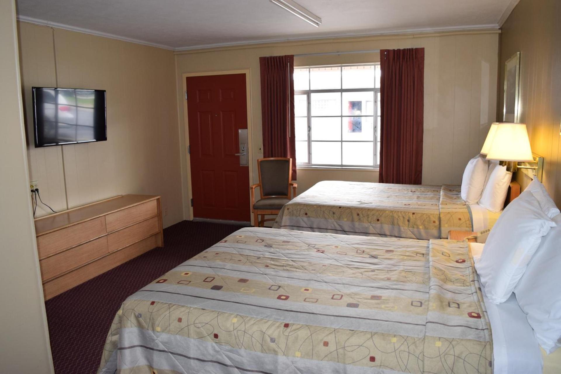Economy Inn photo 18