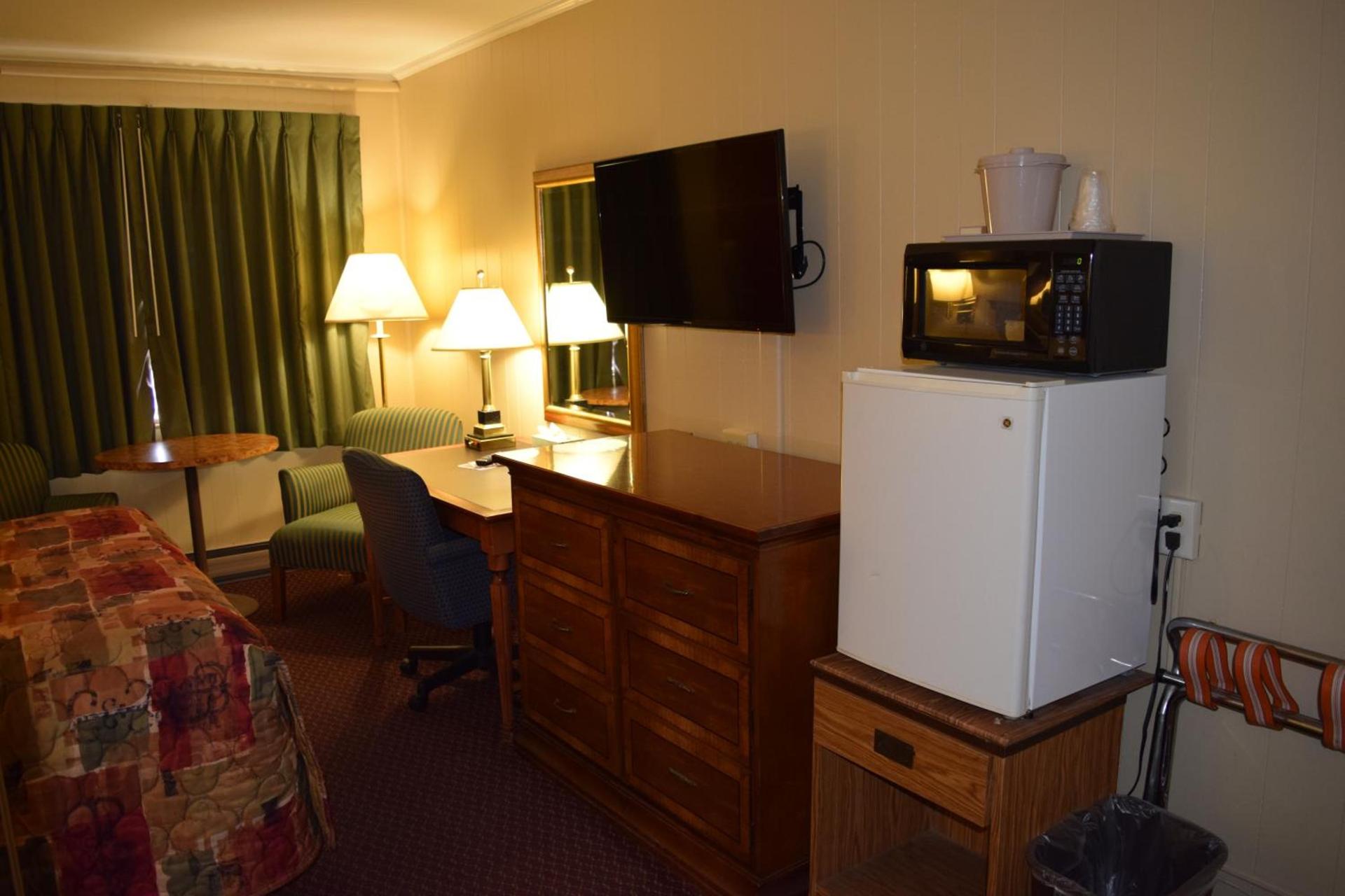 Economy Inn photo 20