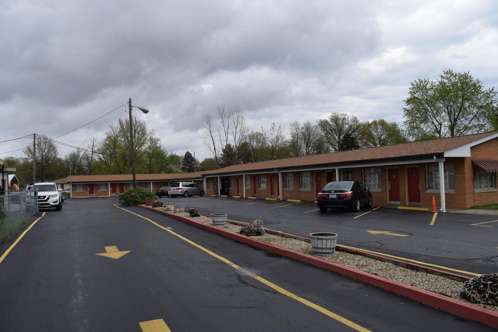 Economy Inn photo 25