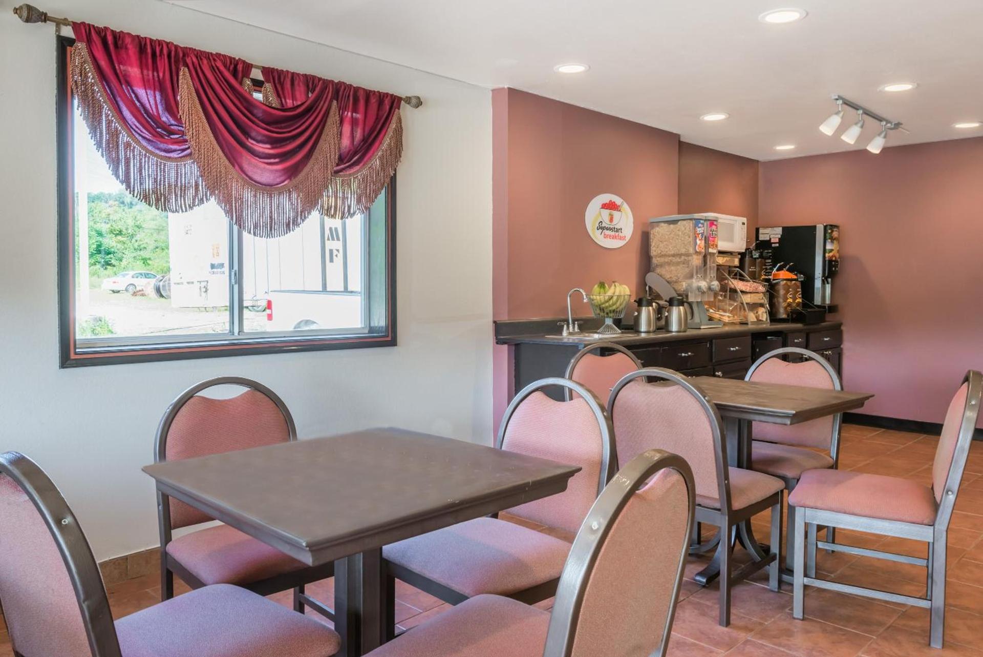 Super 8 by Wyndham Pittsburgh/Monroeville photo 26