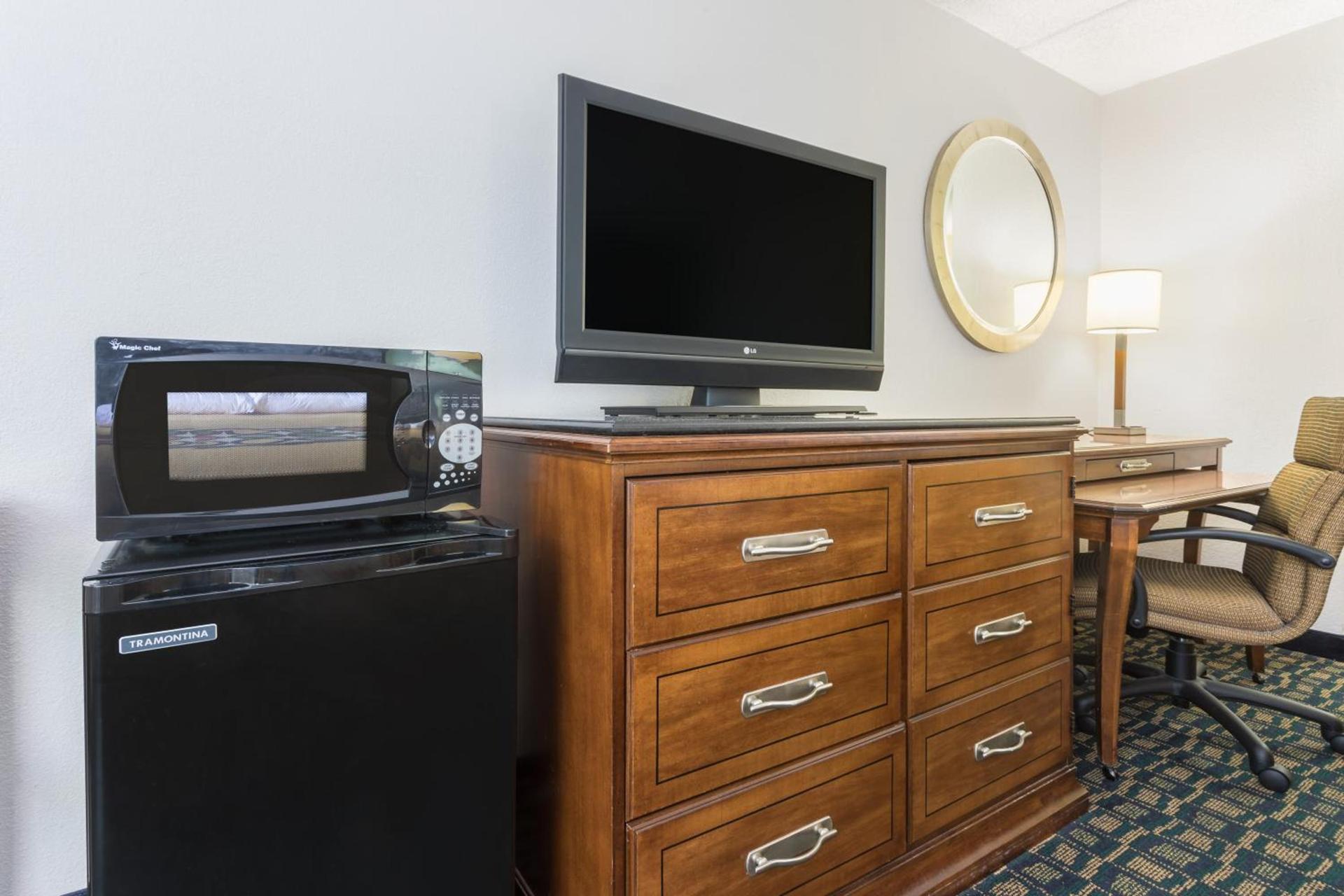 Super 8 By Wyndham Kingsland I-95 Naval Base Area photo 40