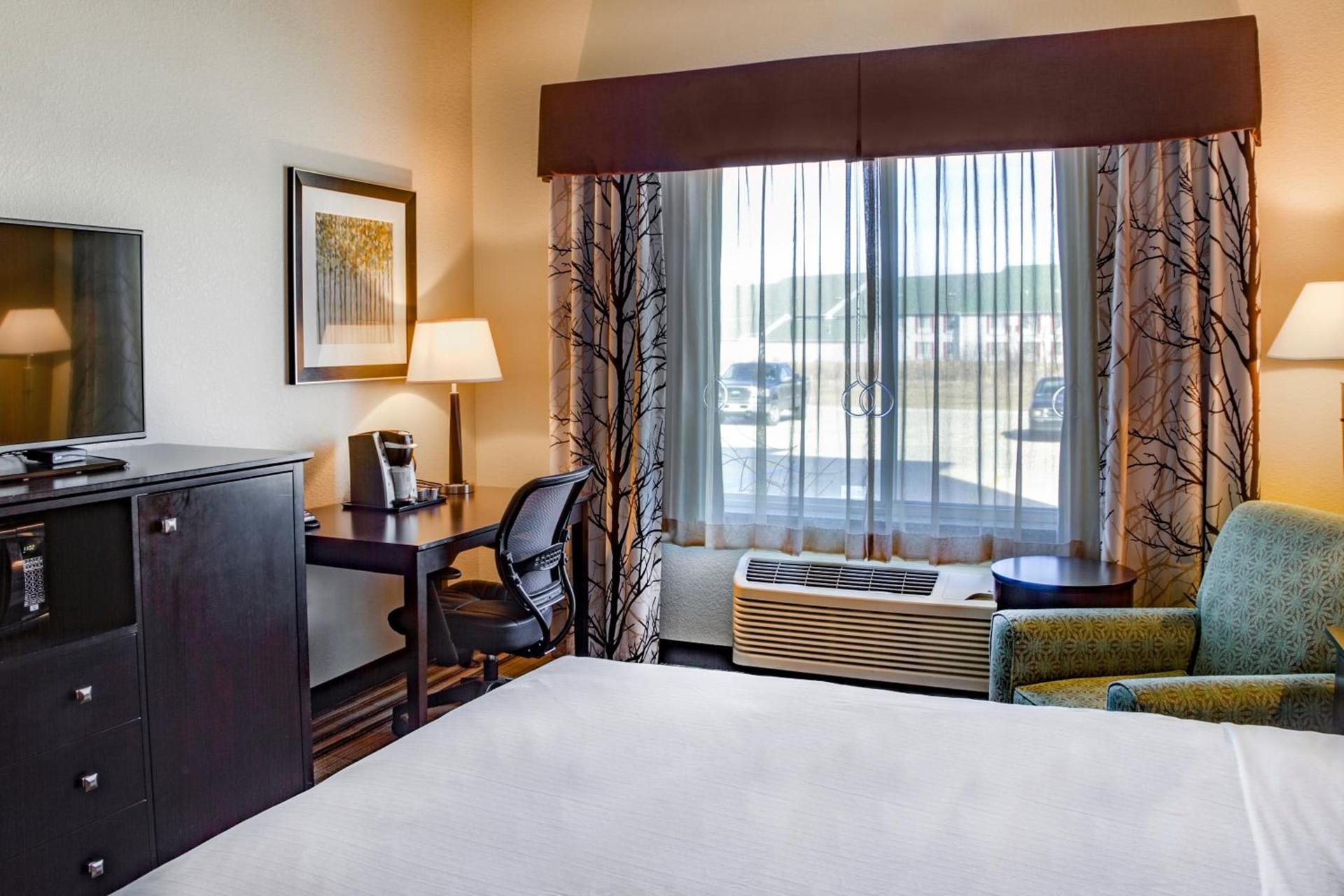 Holiday Inn Express & Suites Nevada by IHG photo 7