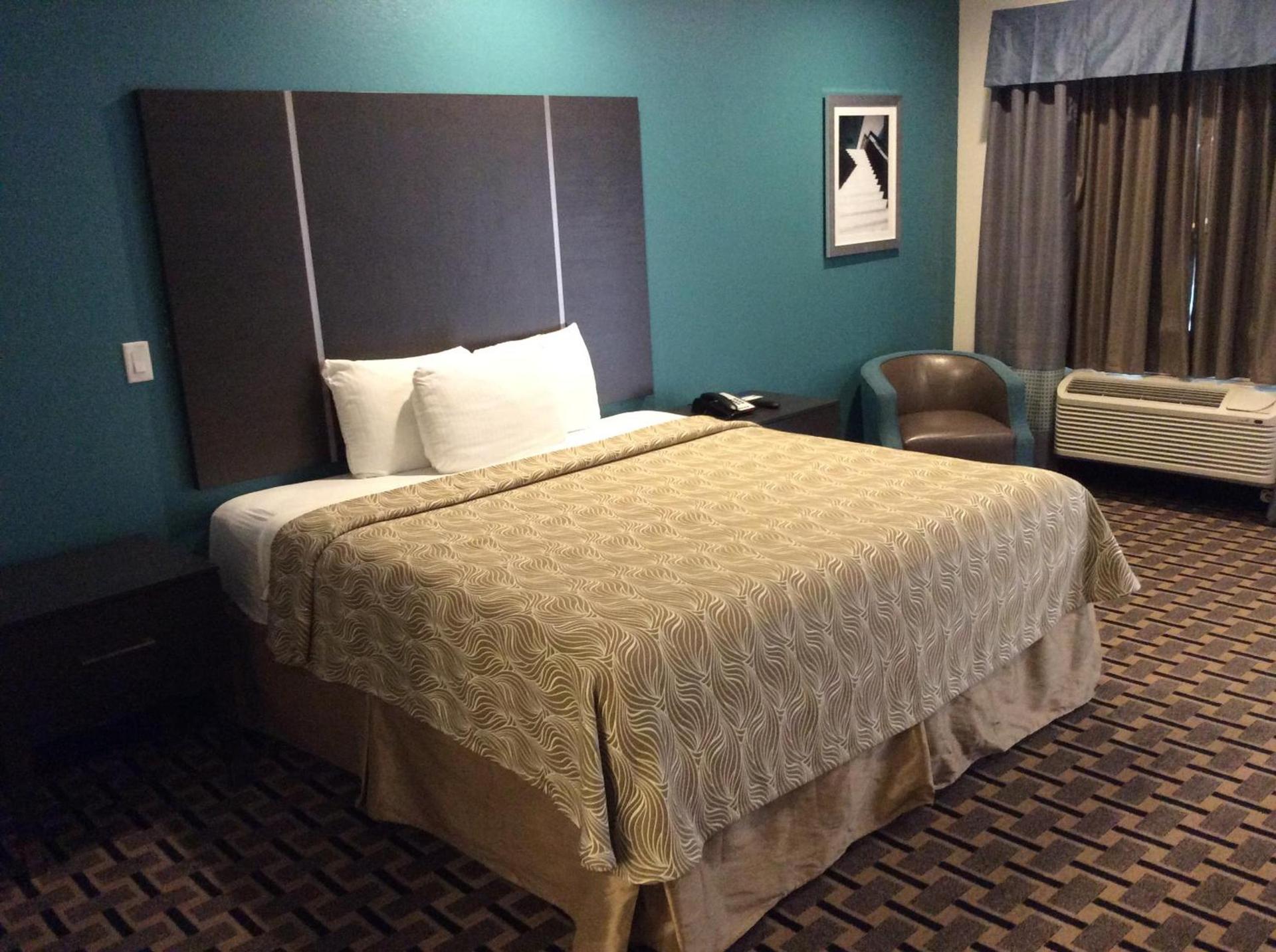 Regency Inn & Suites- NW Houston photo 18