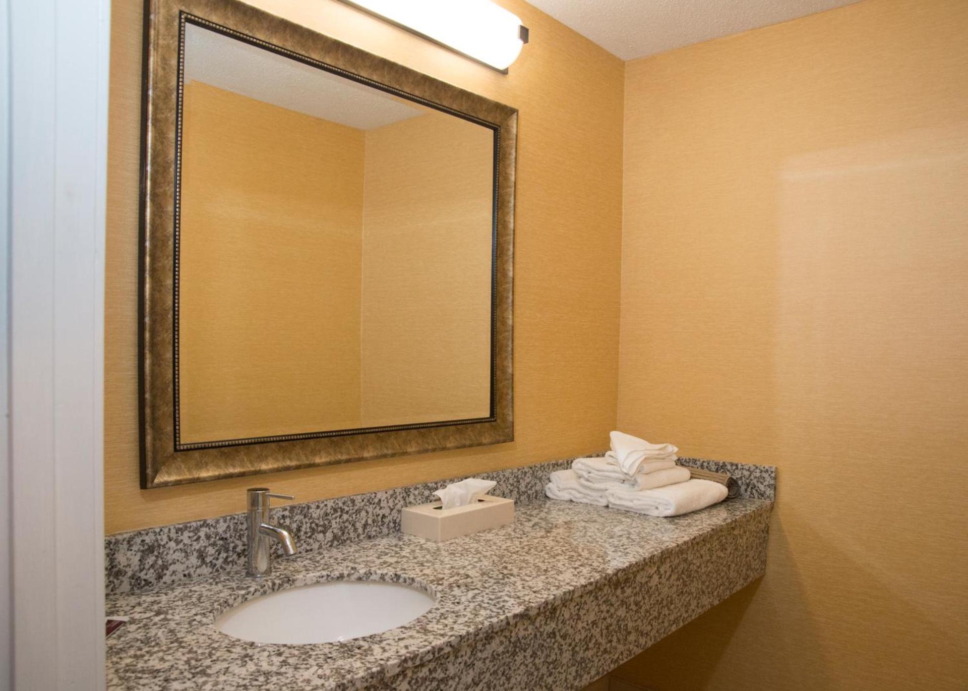 Hampton Falls Inn photo 27