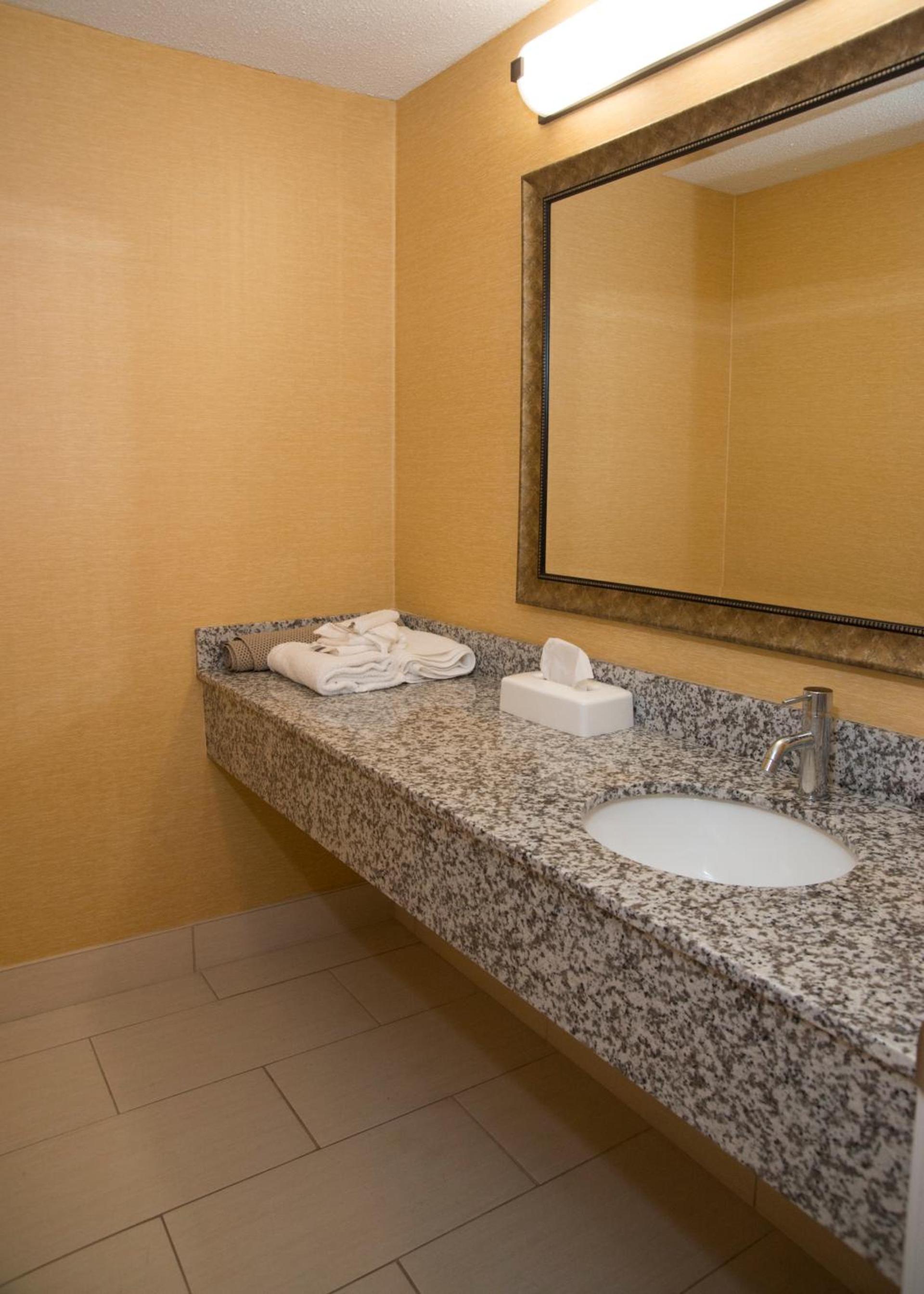 Hampton Falls Inn photo 28