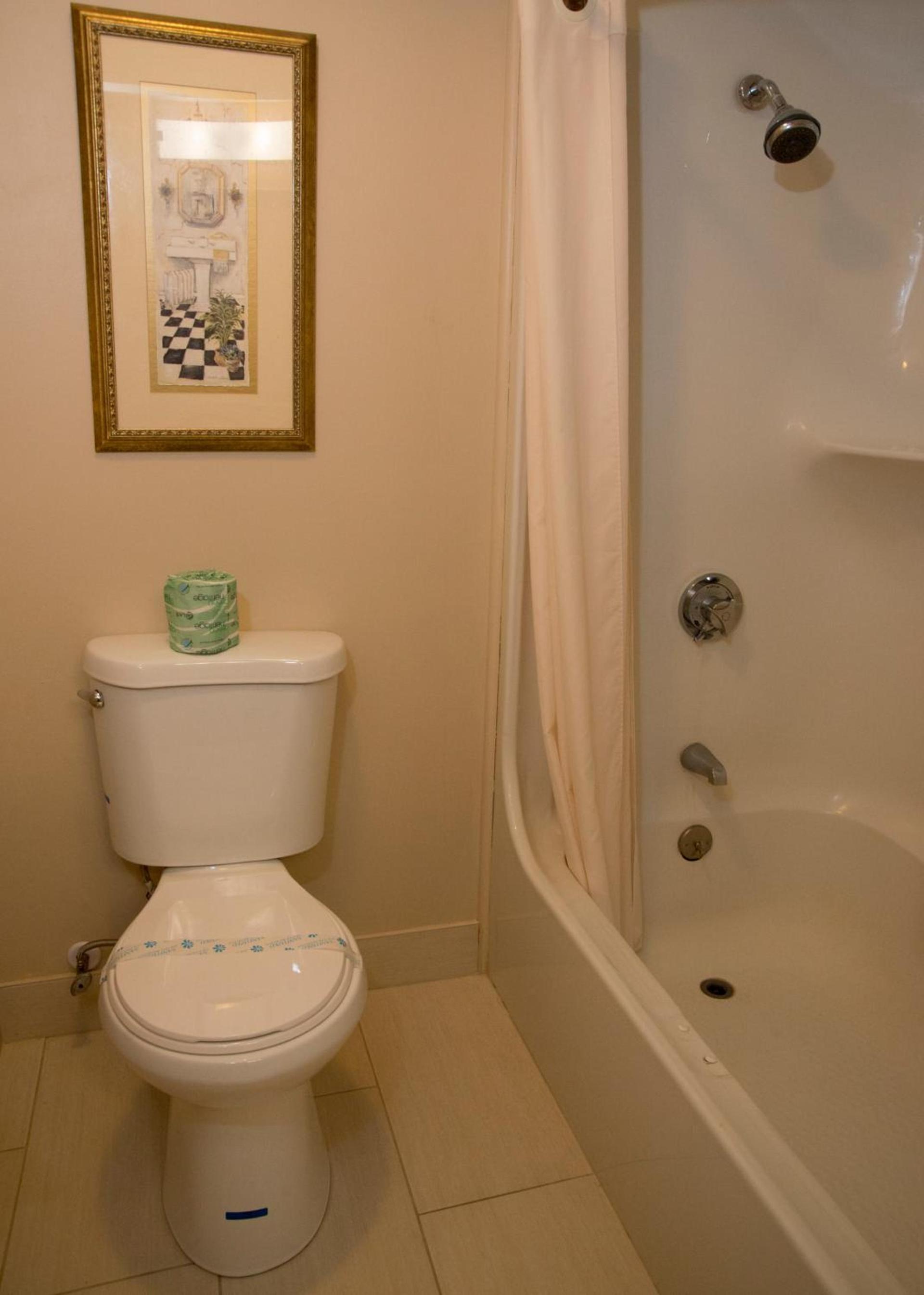 Hampton Falls Inn photo 37