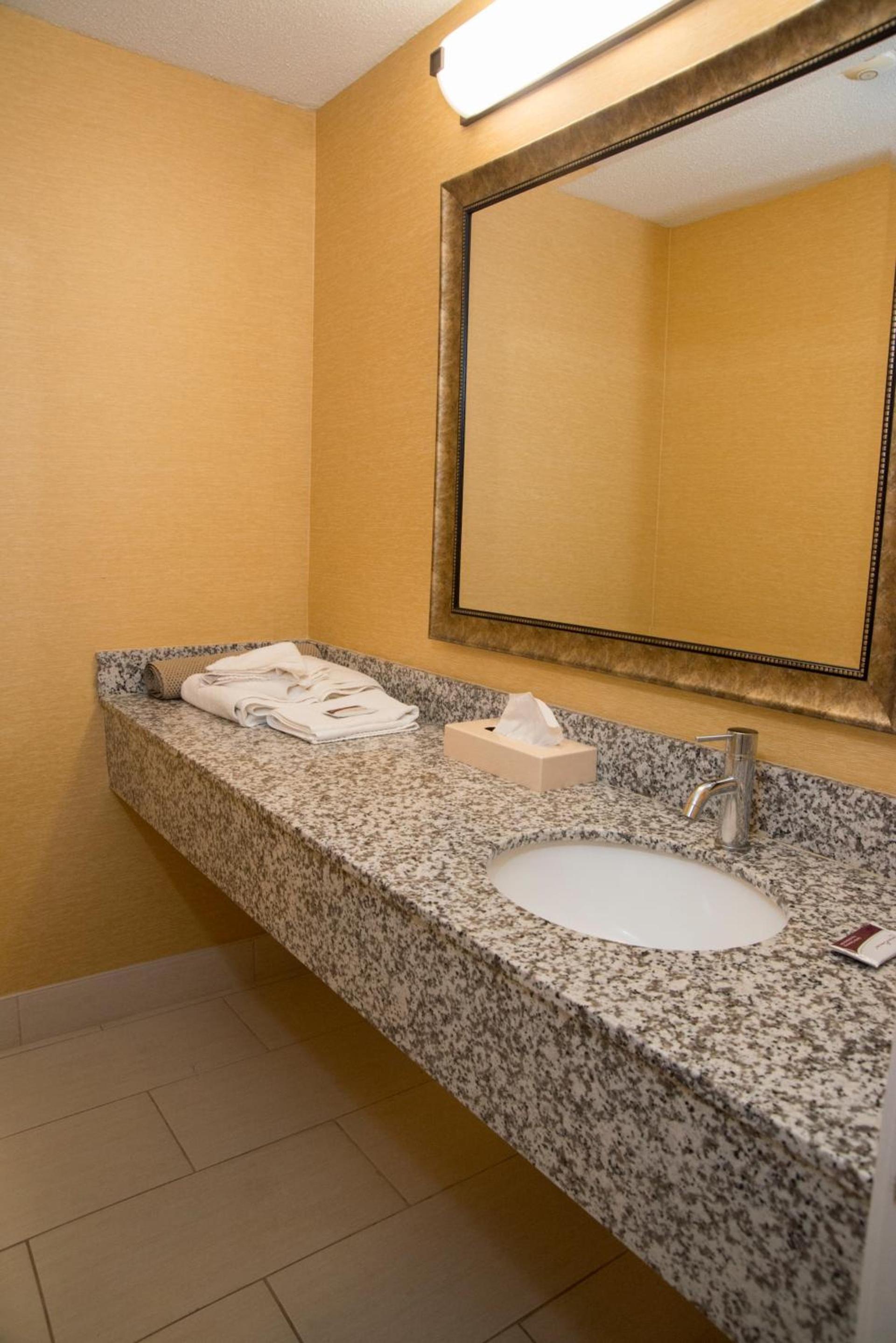 Hampton Falls Inn photo 30