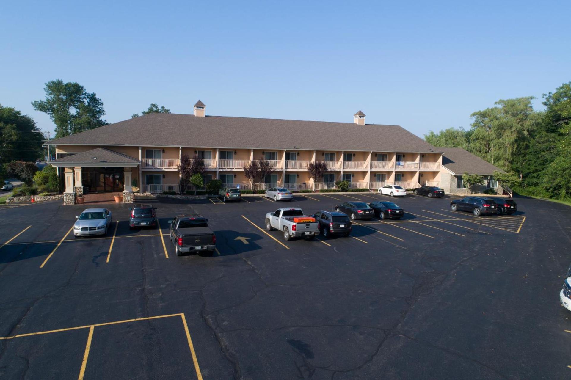 Hampton Falls Inn photo 2