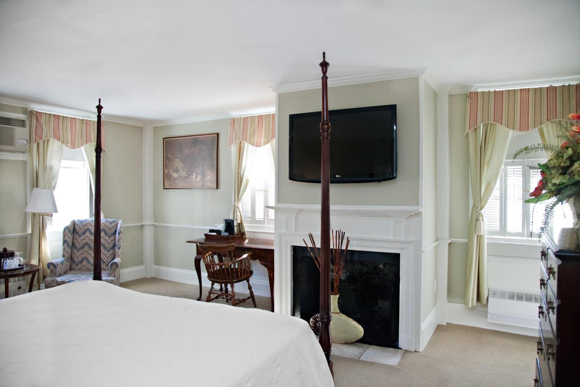 Concord's Colonial Inn photo 10